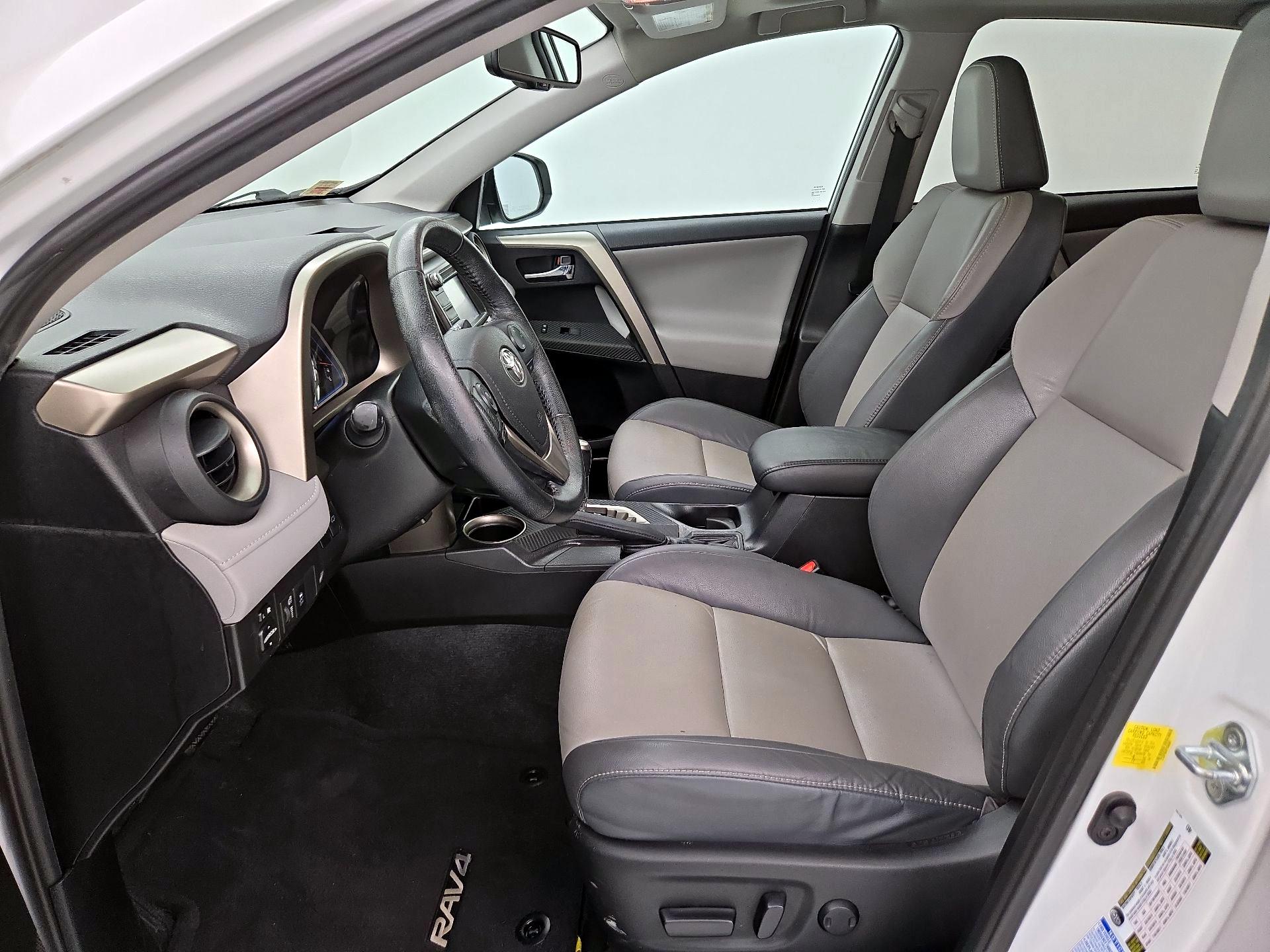 Thumbnail: 2015 Toyota RAV4 - 11