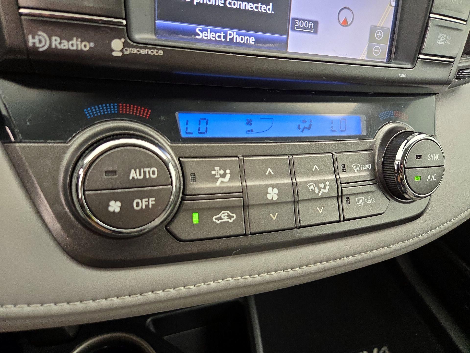 Thumbnail: 2015 Toyota RAV4 - 17