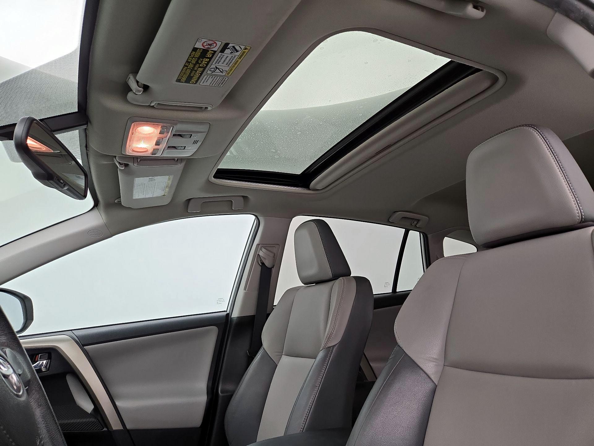 Thumbnail: 2015 Toyota RAV4 - 20