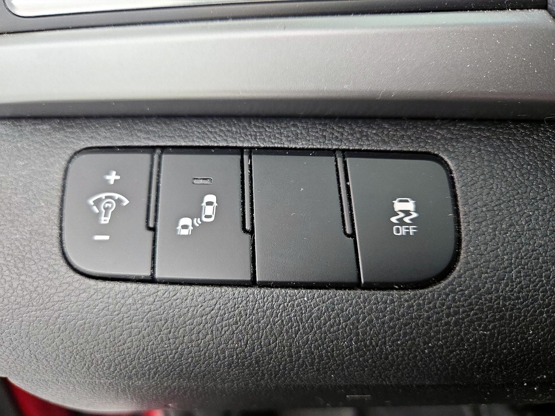 Thumbnail: 2017 Hyundai Elantra - 13