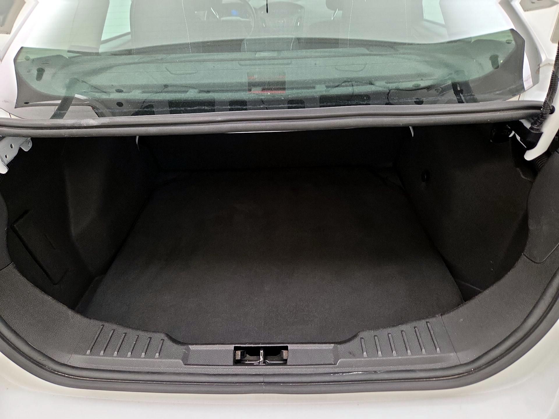 Thumbnail: 2014 Ford Focus - 19