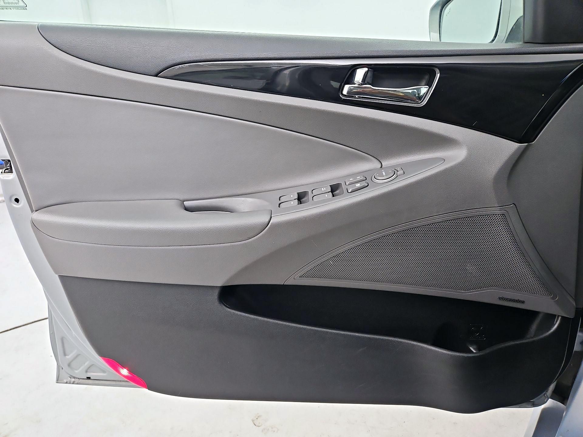 Thumbnail: 2014 Hyundai Sonata - 12