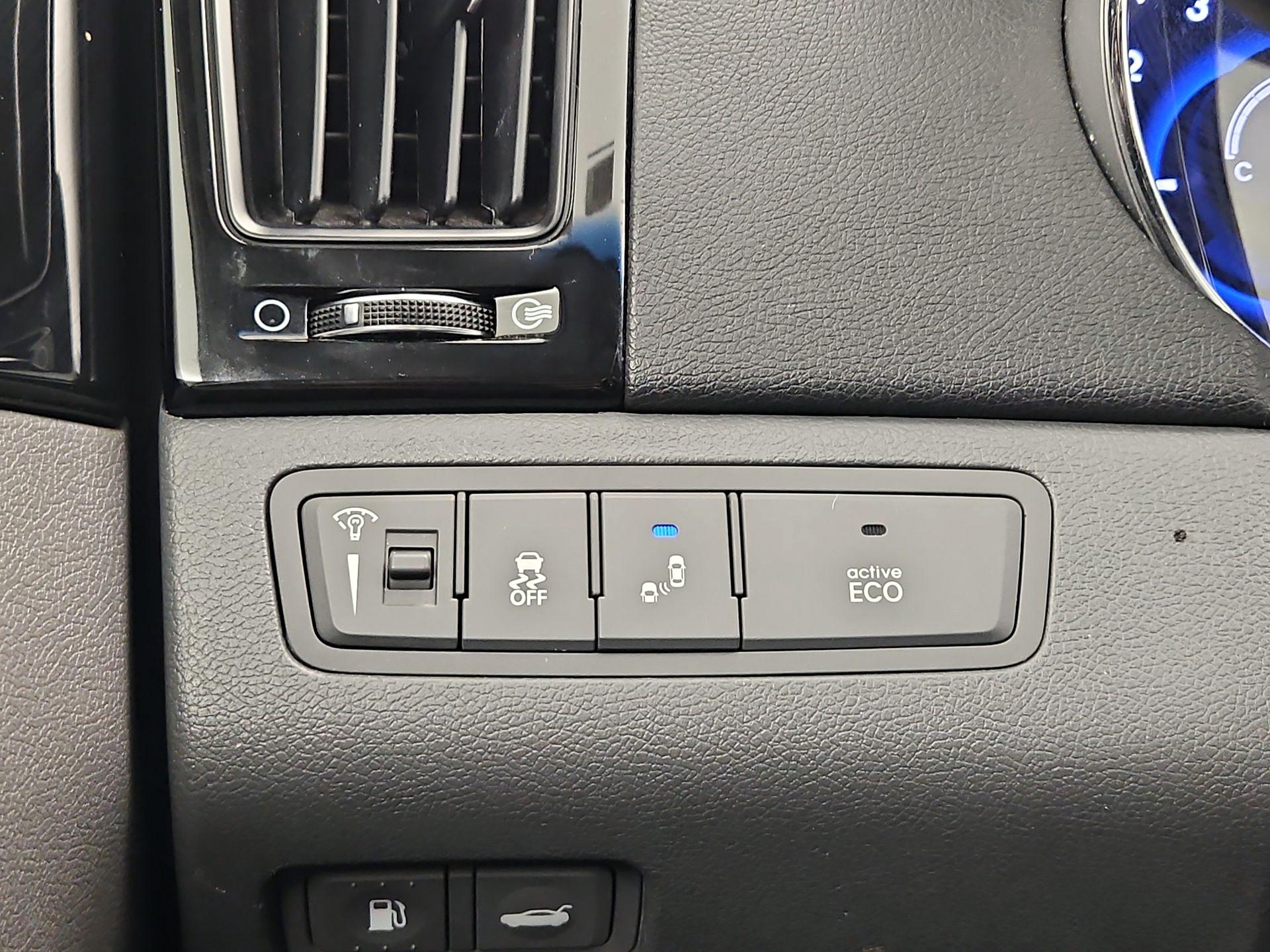 Thumbnail: 2014 Hyundai Sonata - 13