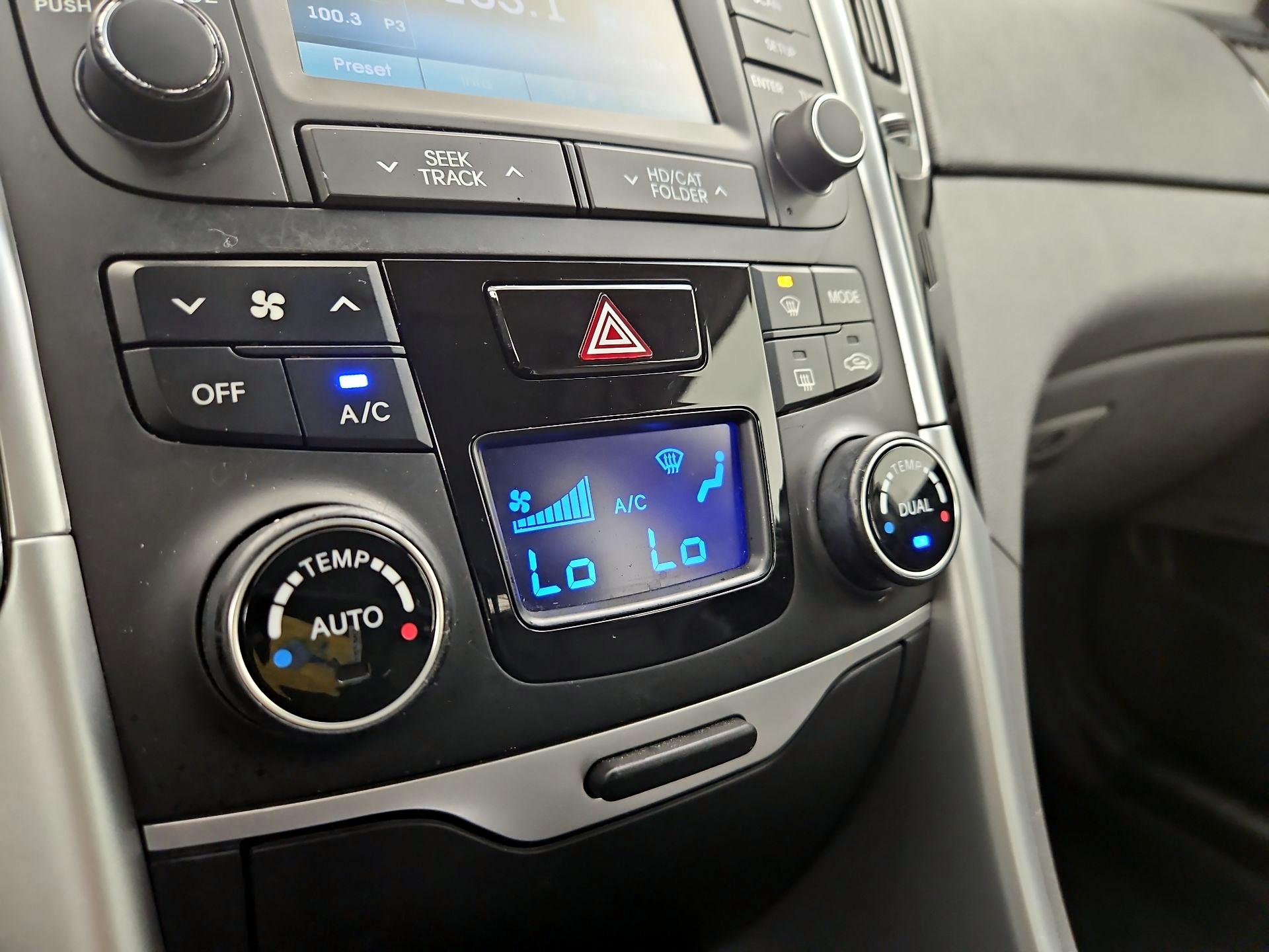 Thumbnail: 2014 Hyundai Sonata - 16