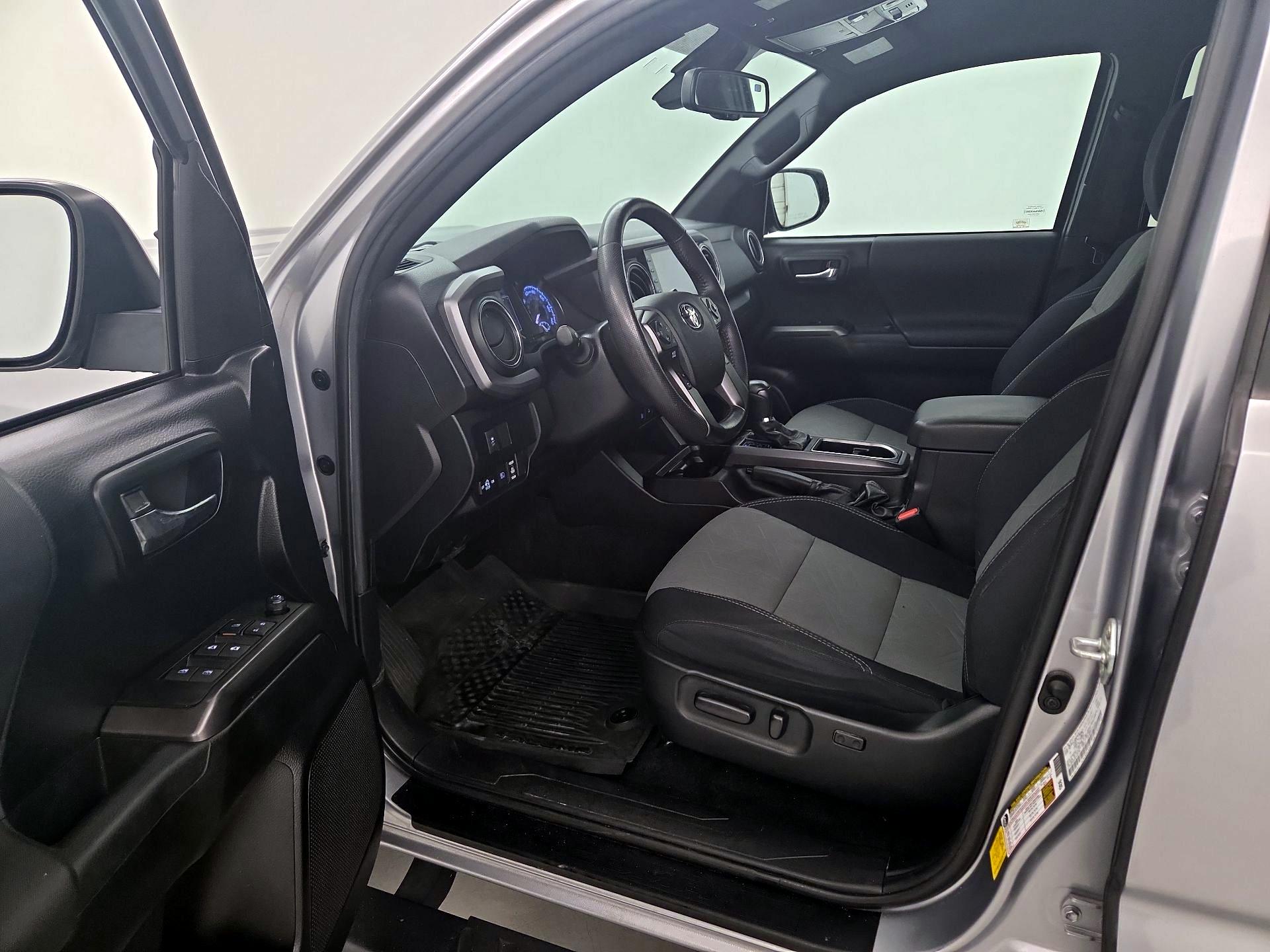 Thumbnail: 2021 Toyota Tacoma - 11