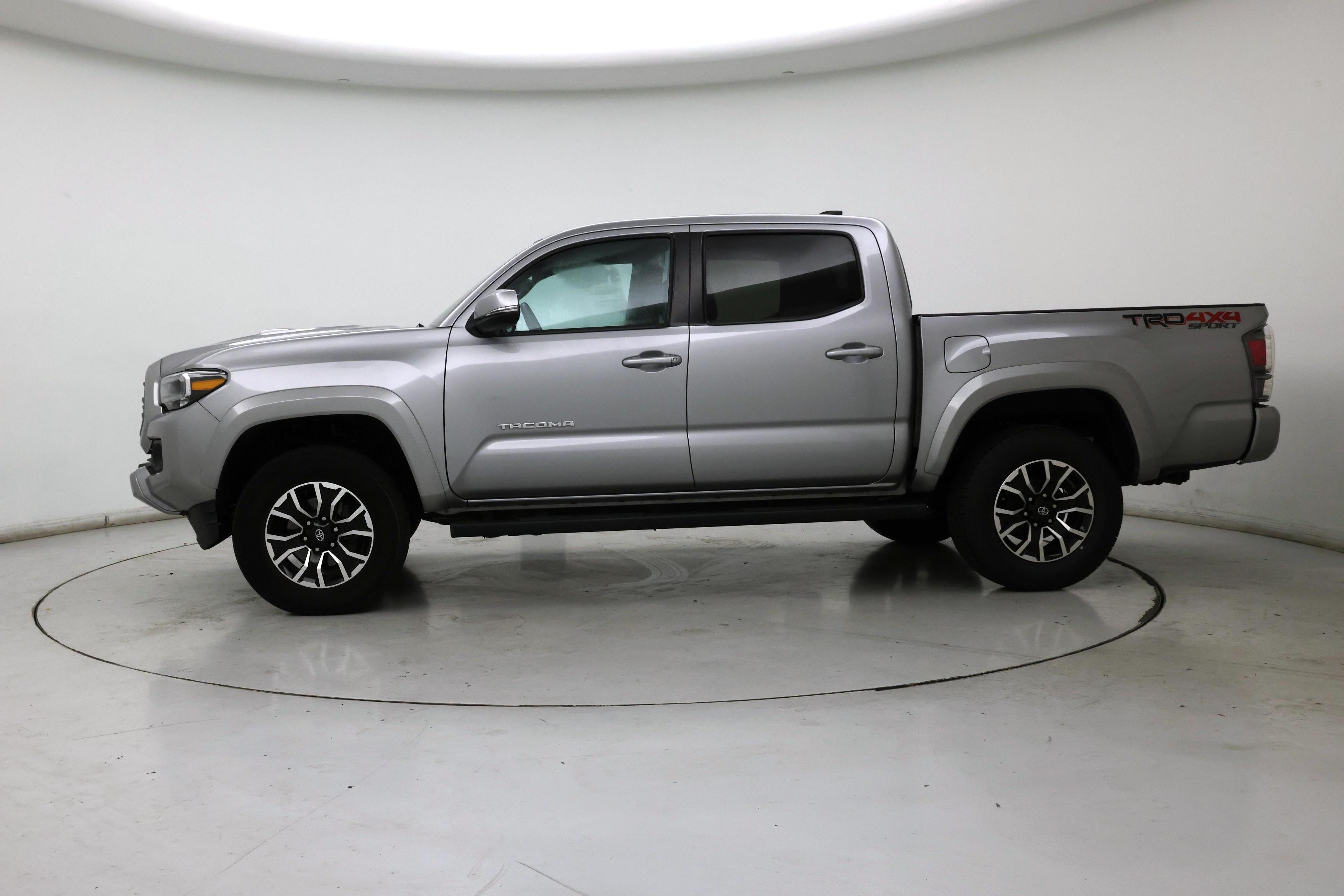 Thumbnail: 2021 Toyota Tacoma - 3