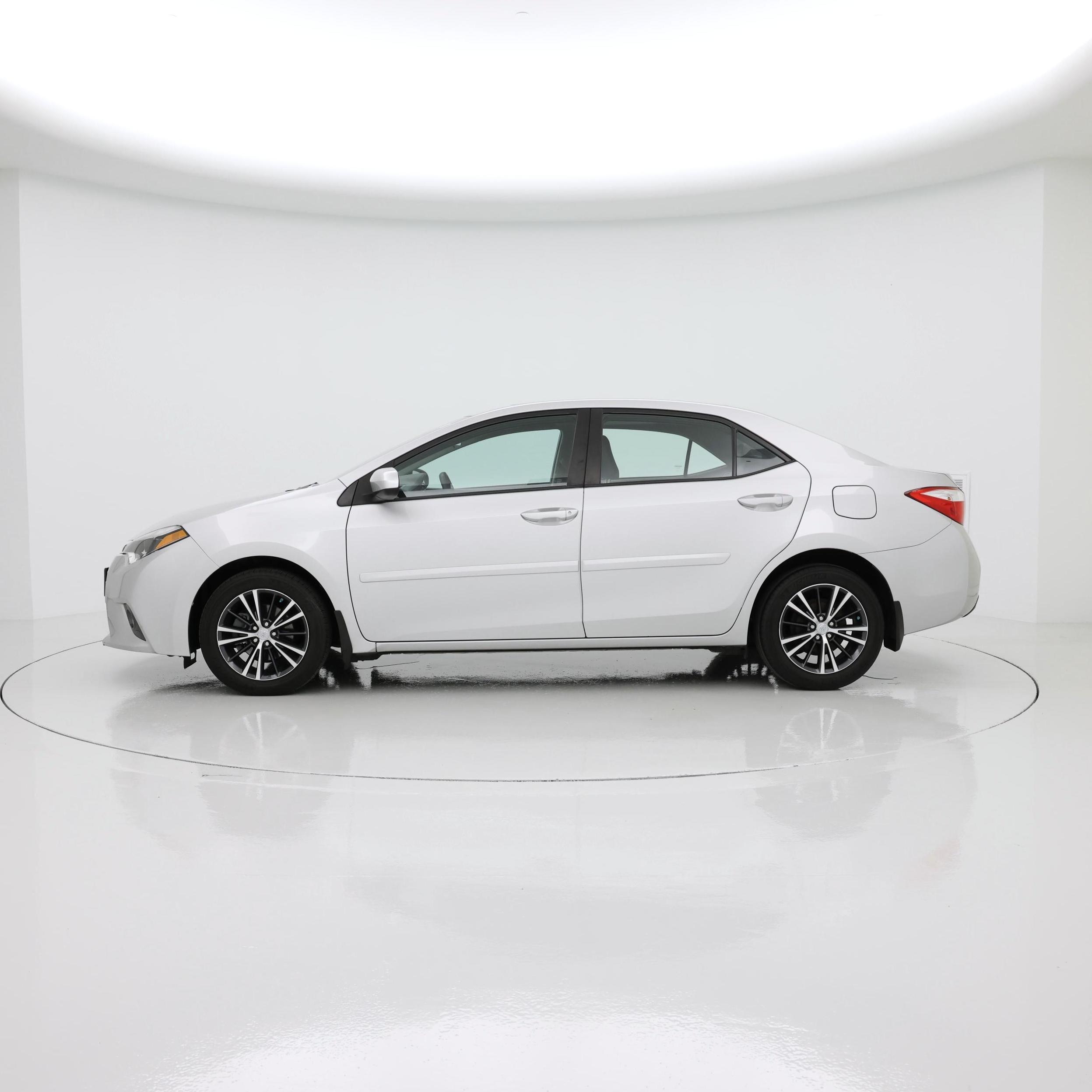 Thumbnail: 2016 Toyota Corolla - 3