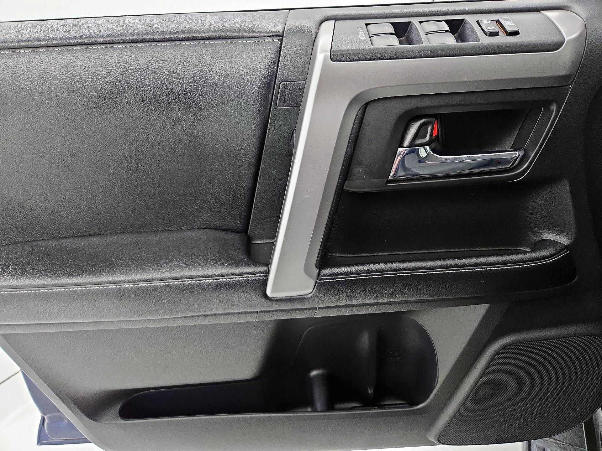 Thumbnail: 2017 Toyota 4Runner - 12