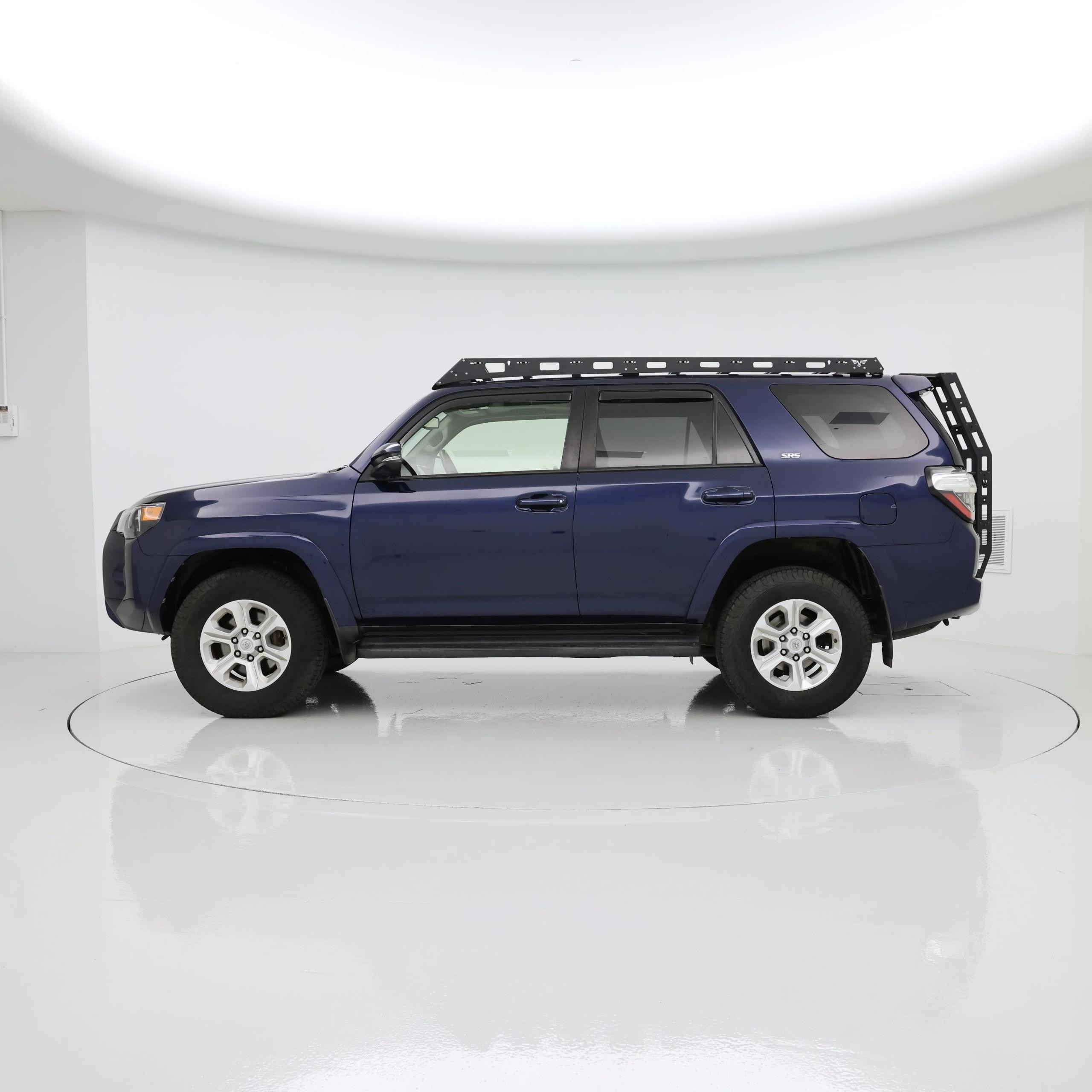 Thumbnail: 2017 Toyota 4Runner - 3