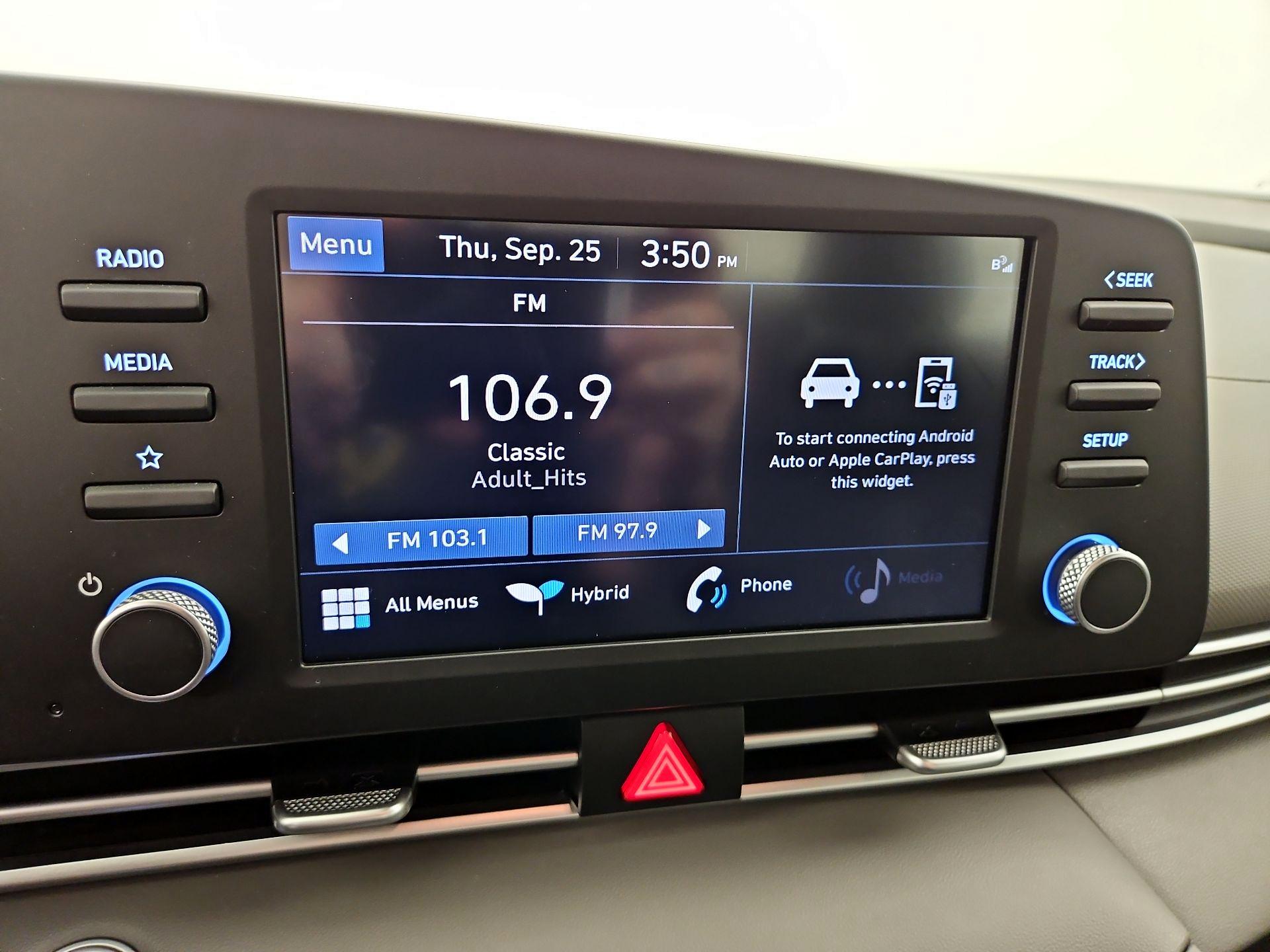 Thumbnail: 2023 Hyundai Elantra - 15