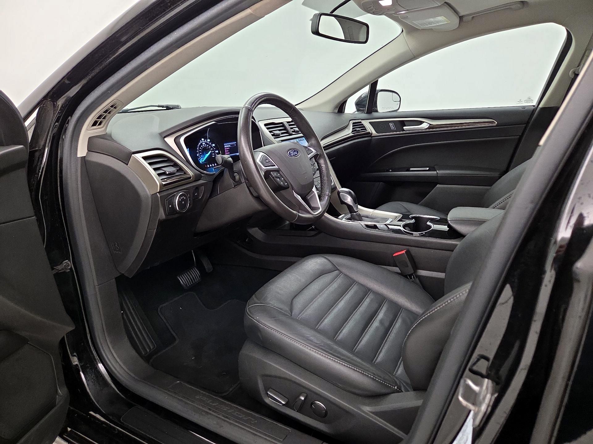 Thumbnail: 2016 Ford Fusion - 11