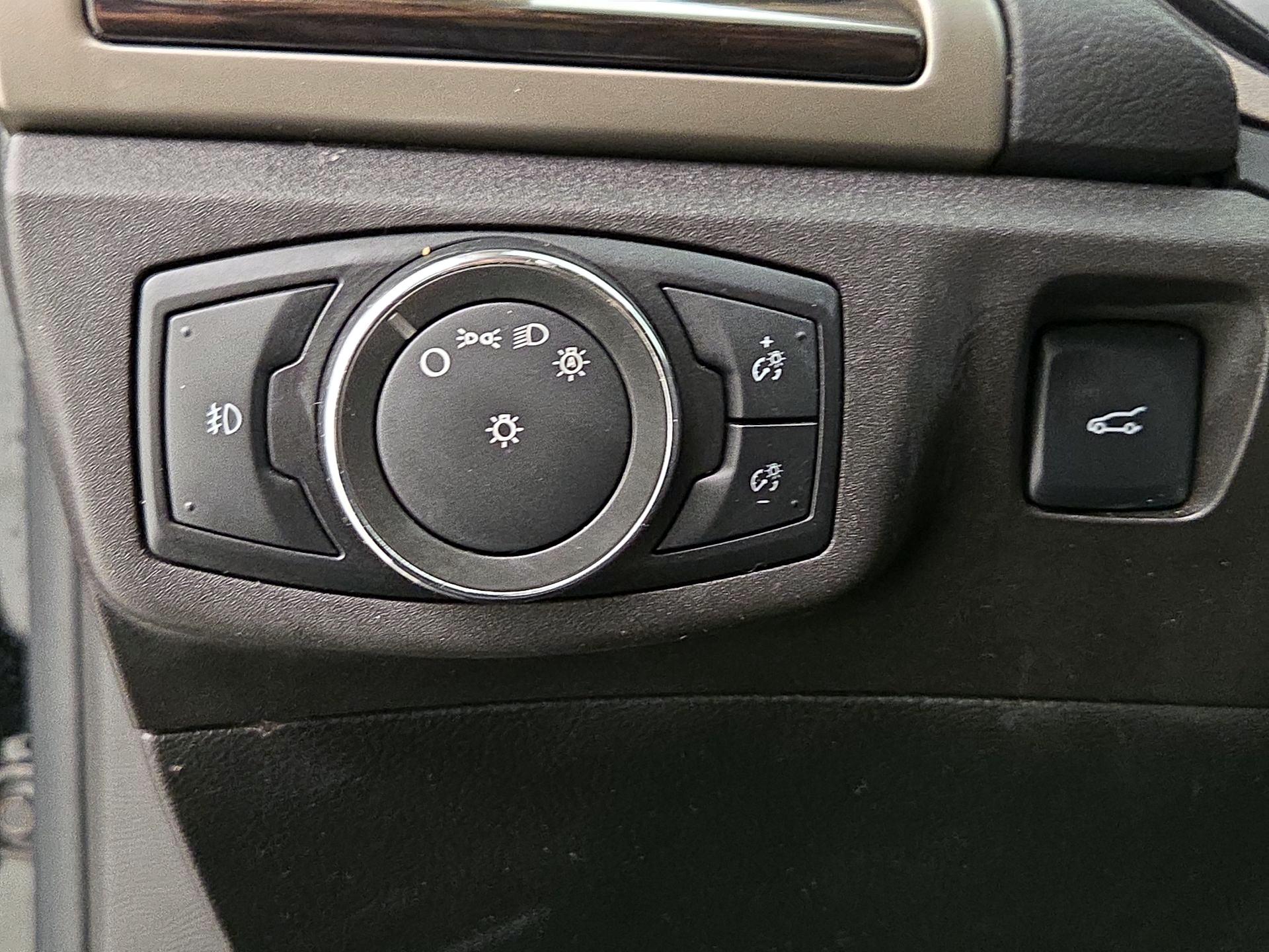 Thumbnail: 2016 Ford Fusion - 13