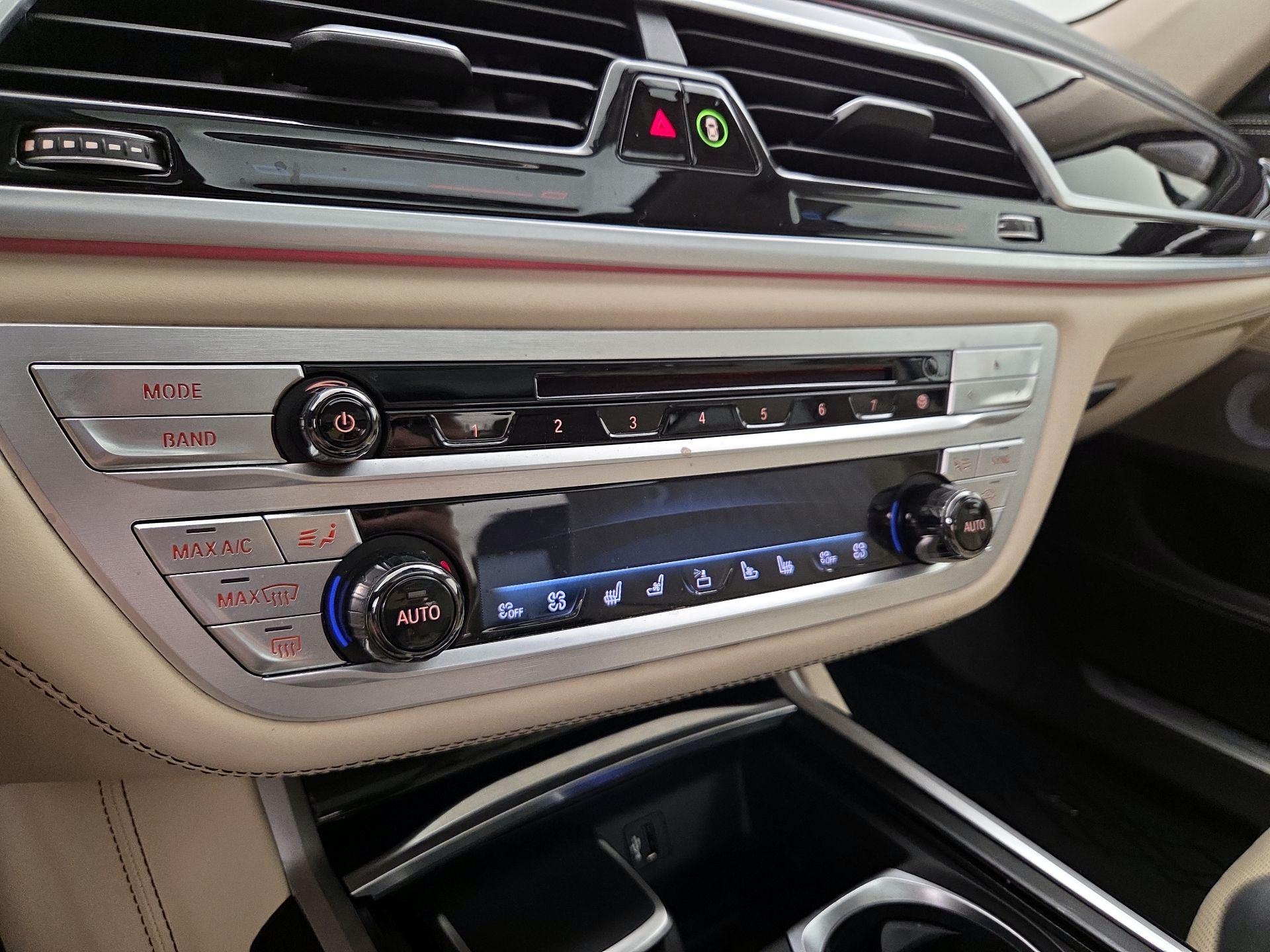 Thumbnail: 2018 BMW 7 Series - 17
