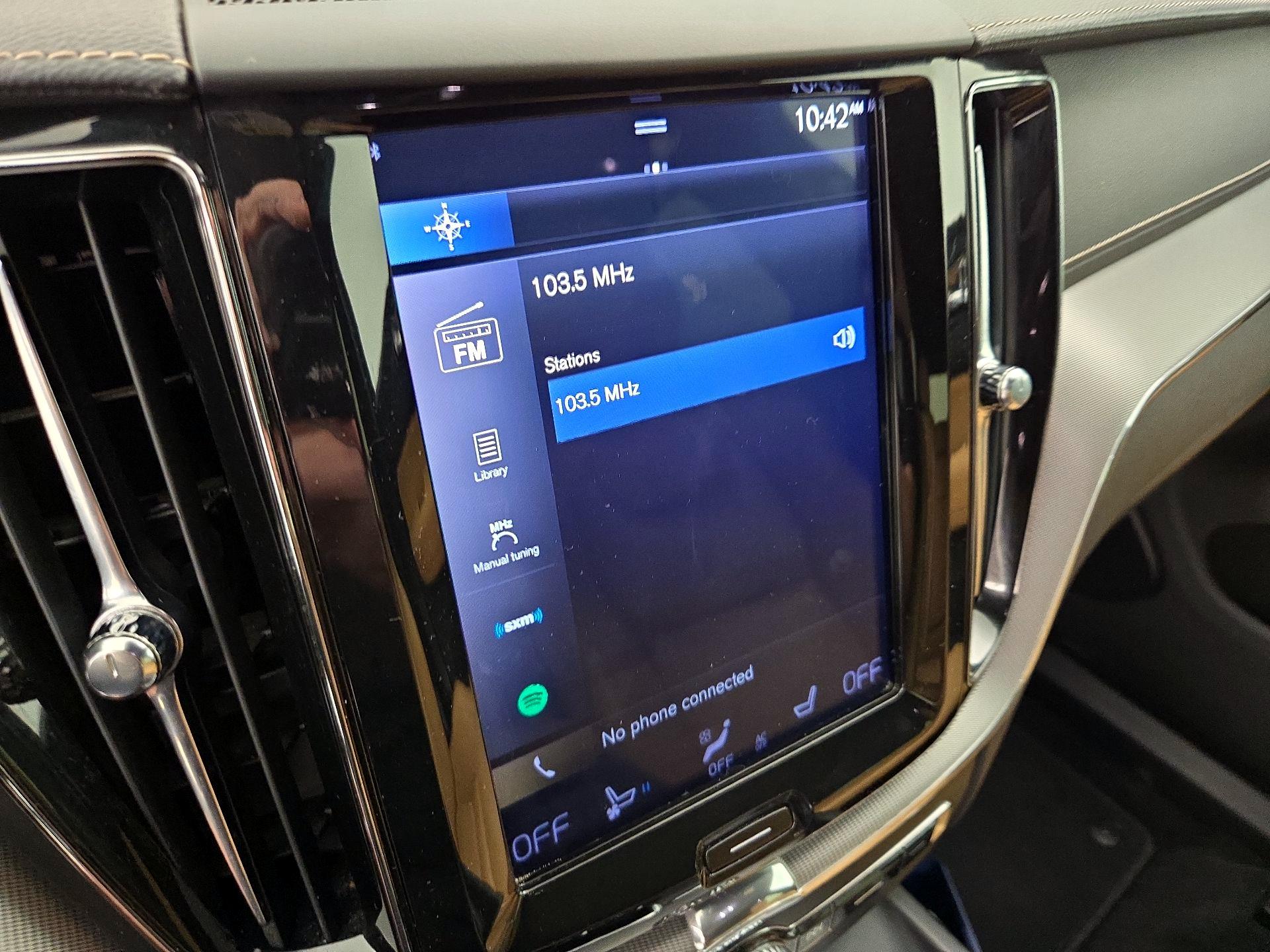 Thumbnail: 2019 Volvo XC60 - 16