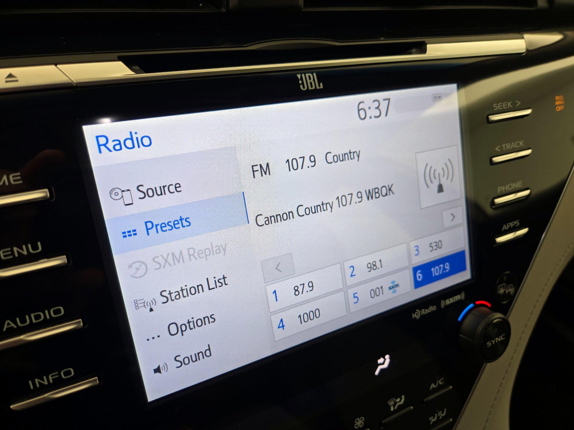 Thumbnail: 2018 Toyota Camry - 15