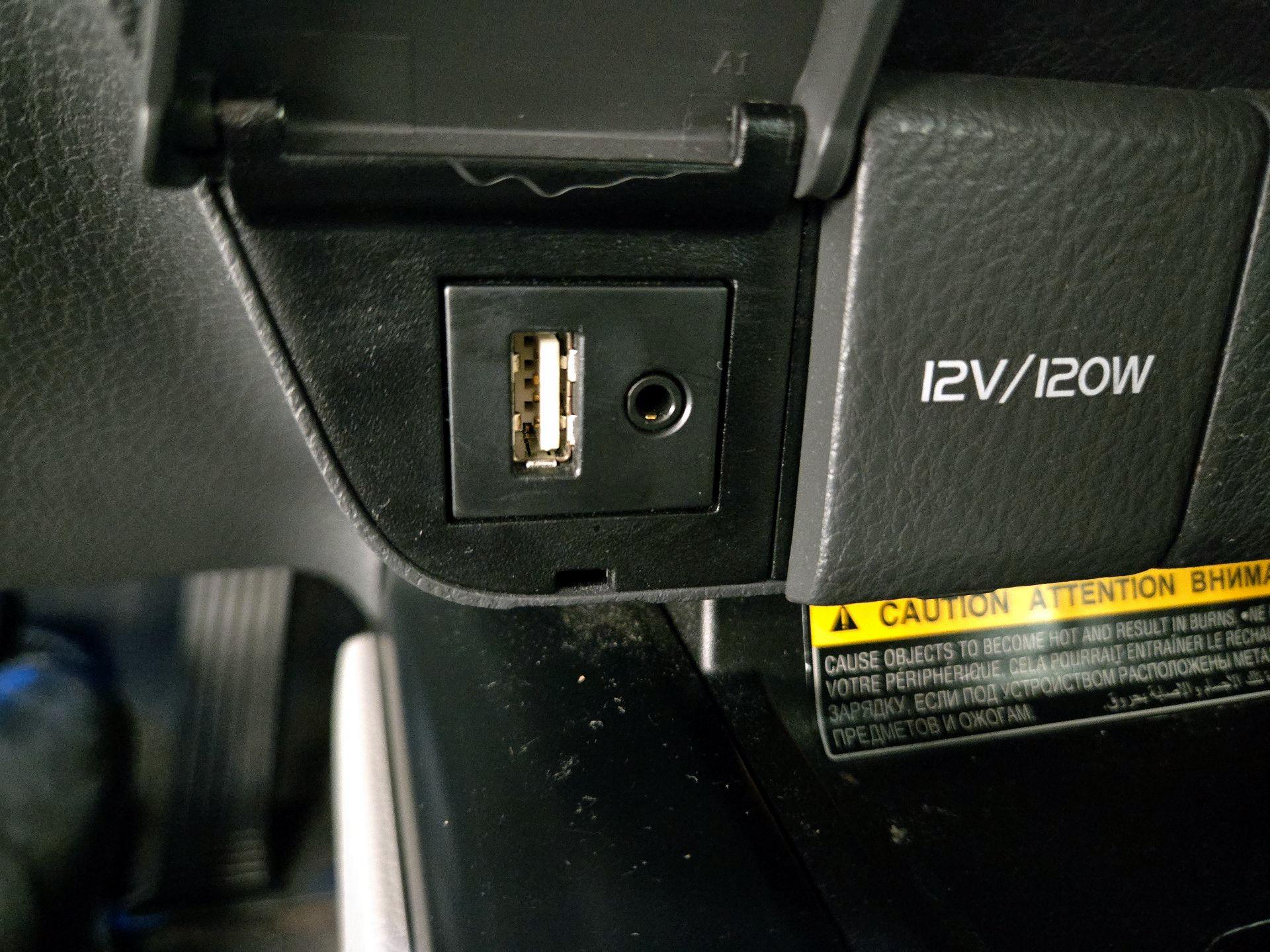 Thumbnail: 2018 Toyota Camry - 18