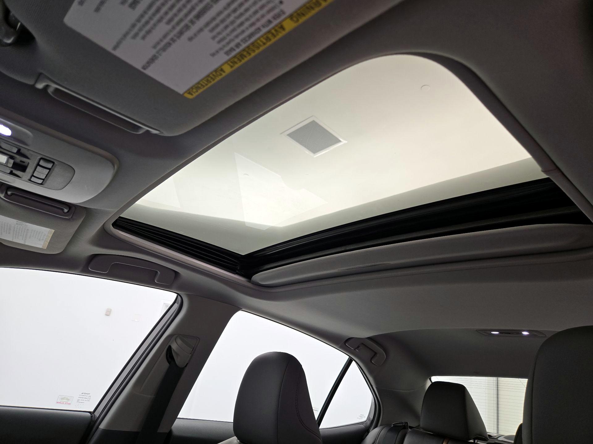 Thumbnail: 2018 Toyota Camry - 19