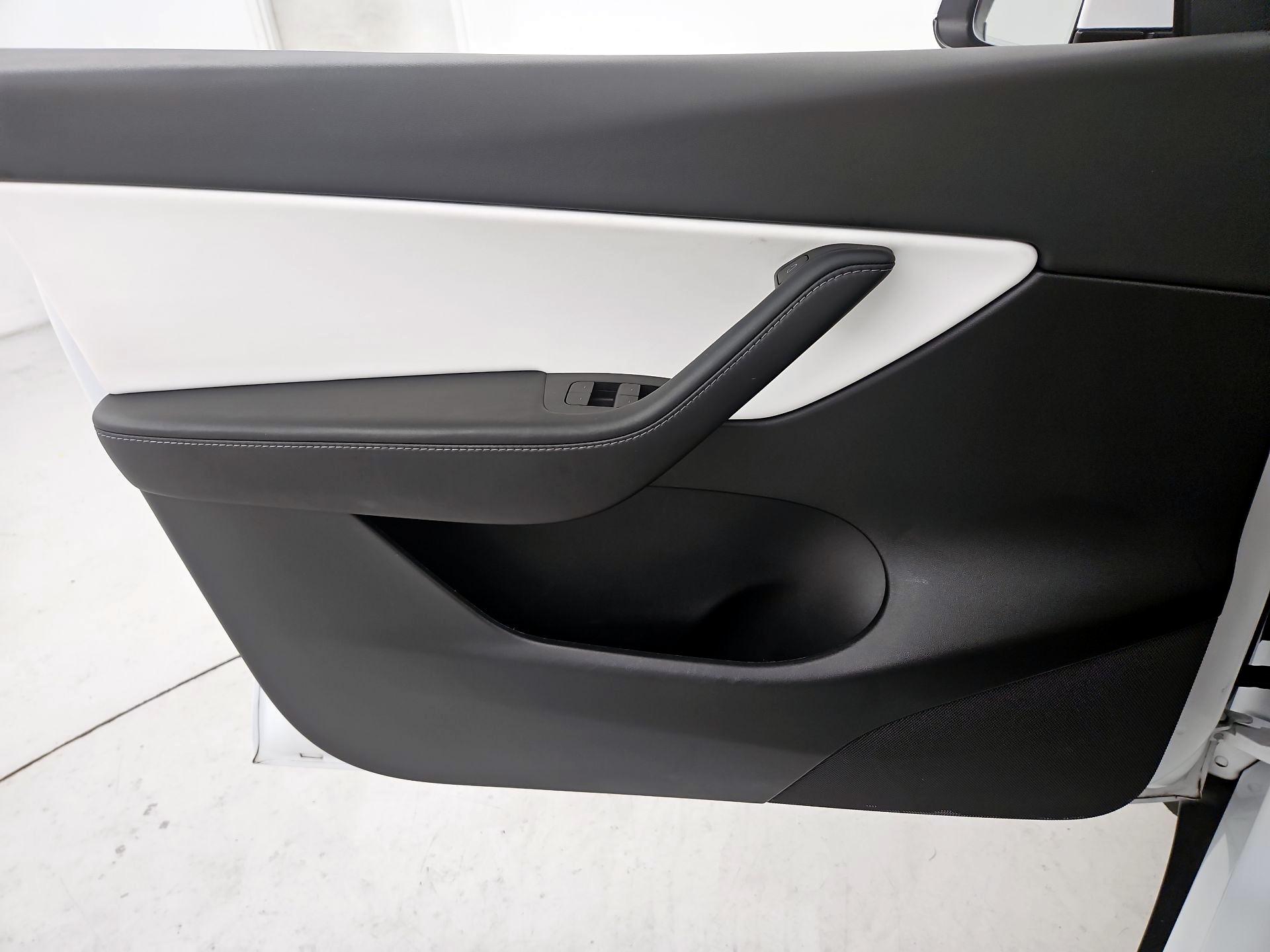 Thumbnail: 2022 Tesla Model Y - 12