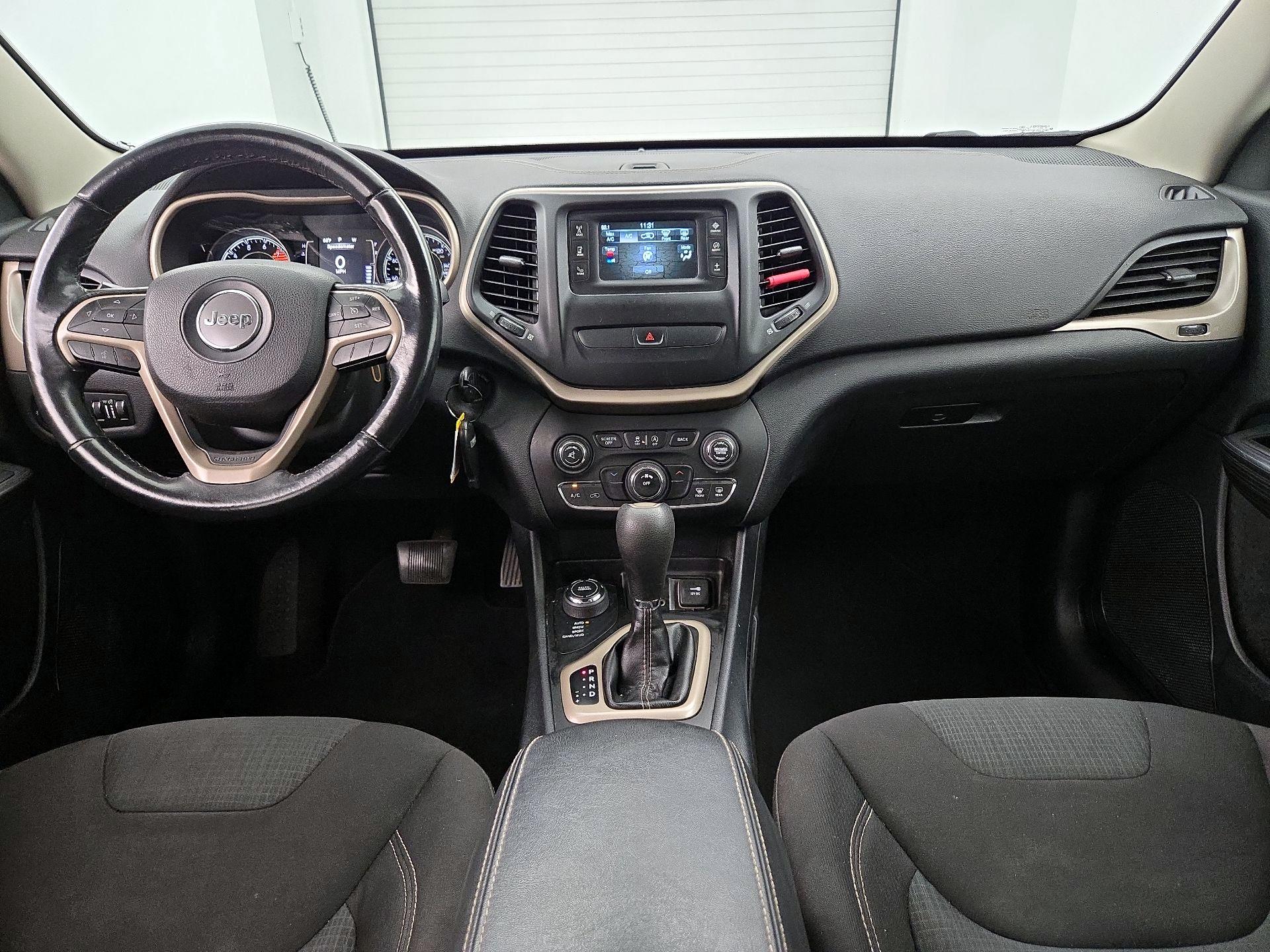 Thumbnail: 2016 Jeep Cherokee - 9