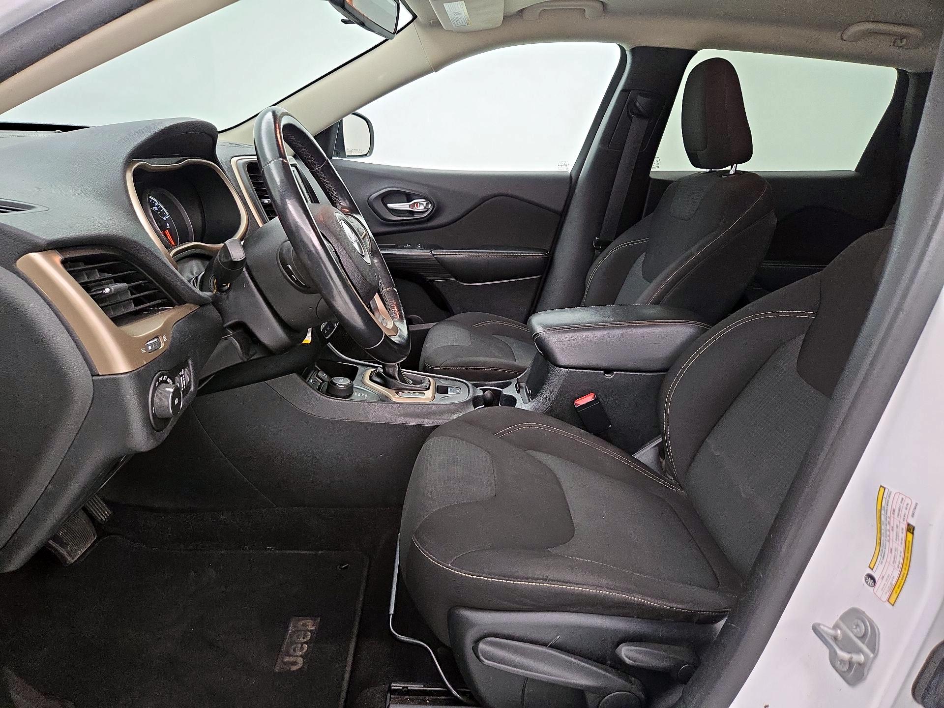 Thumbnail: 2016 Jeep Cherokee - 11
