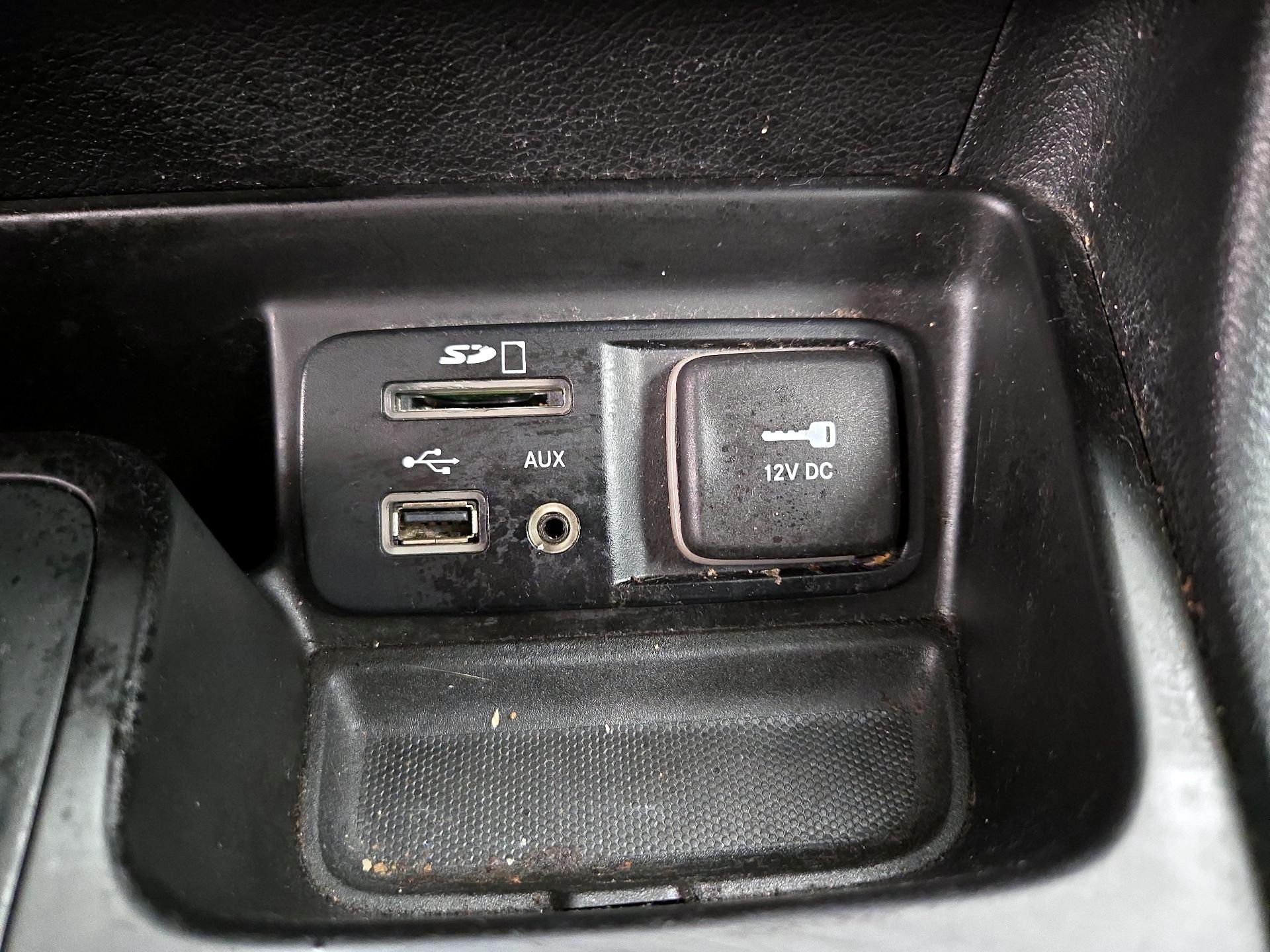 Thumbnail: 2016 Jeep Cherokee - 18