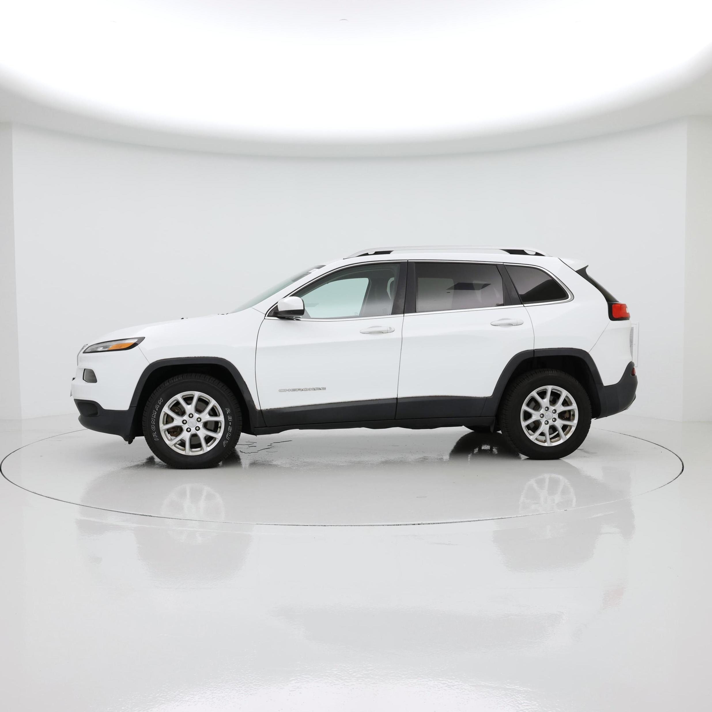 Thumbnail: 2016 Jeep Cherokee - 3