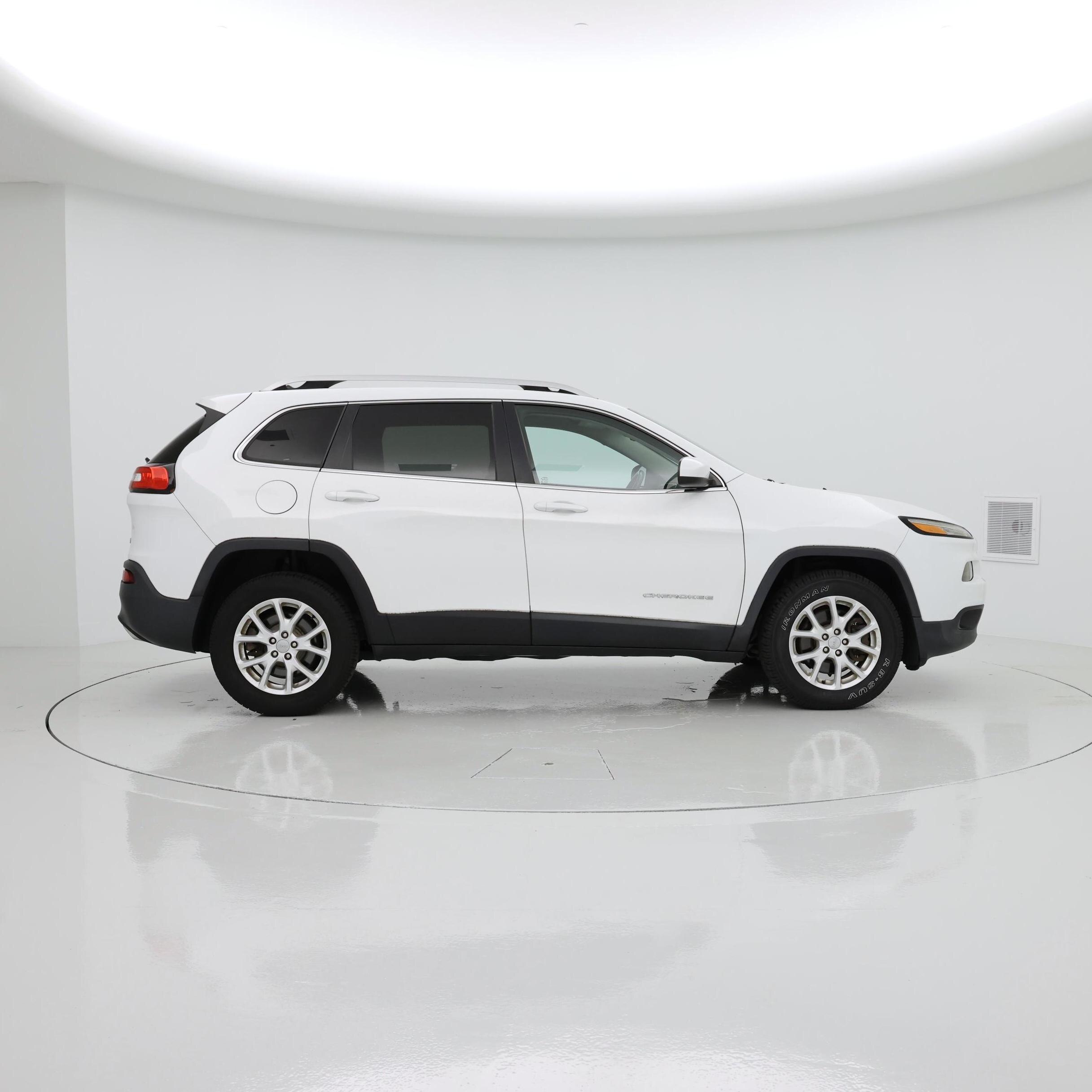 Thumbnail: 2016 Jeep Cherokee - 7
