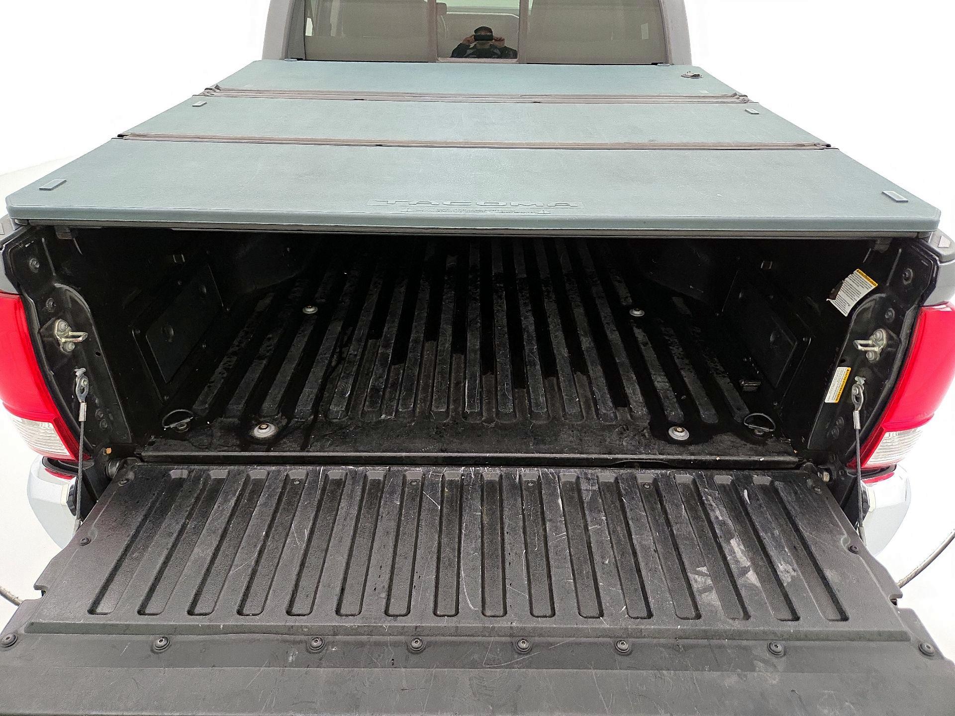 Thumbnail: 2017 Toyota Tacoma - 20