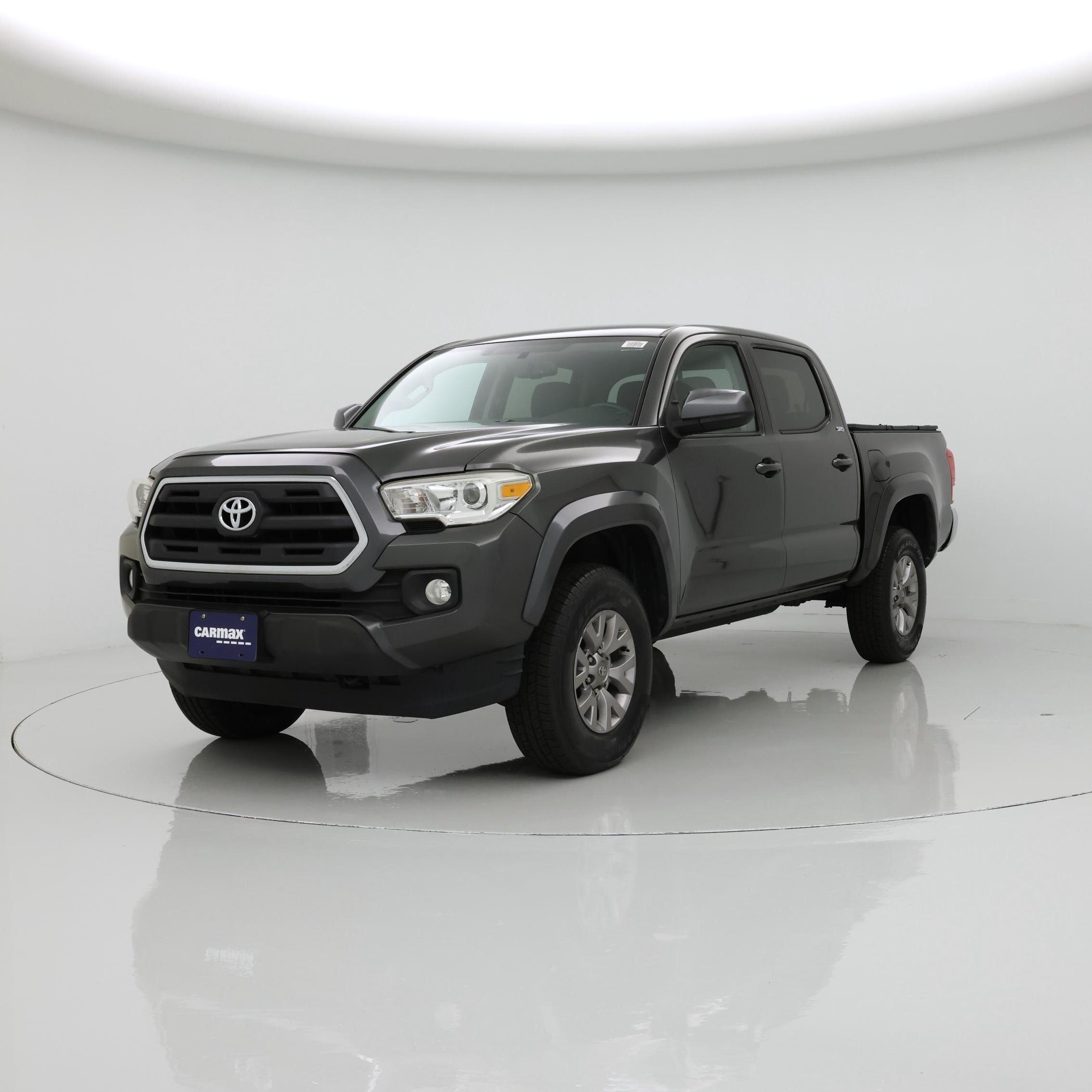 Thumbnail: 2017 Toyota Tacoma - 4