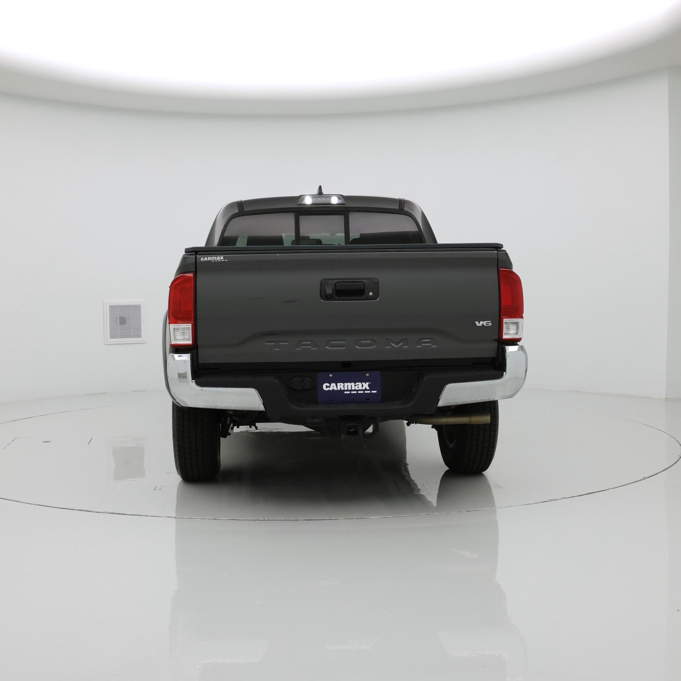 Thumbnail: 2017 Toyota Tacoma - 6