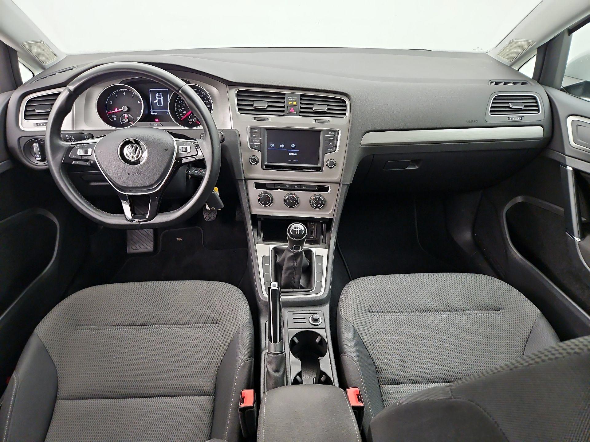 Thumbnail: 2017 Volkswagen Golf - 9