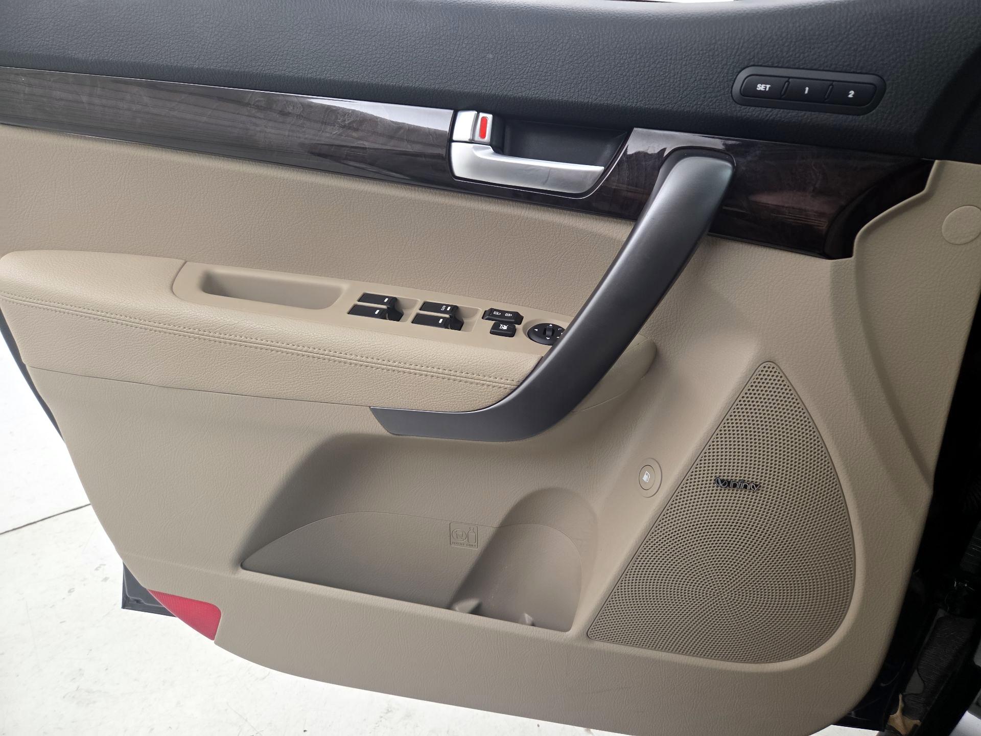 Thumbnail: 2014 Kia Sorento - 12