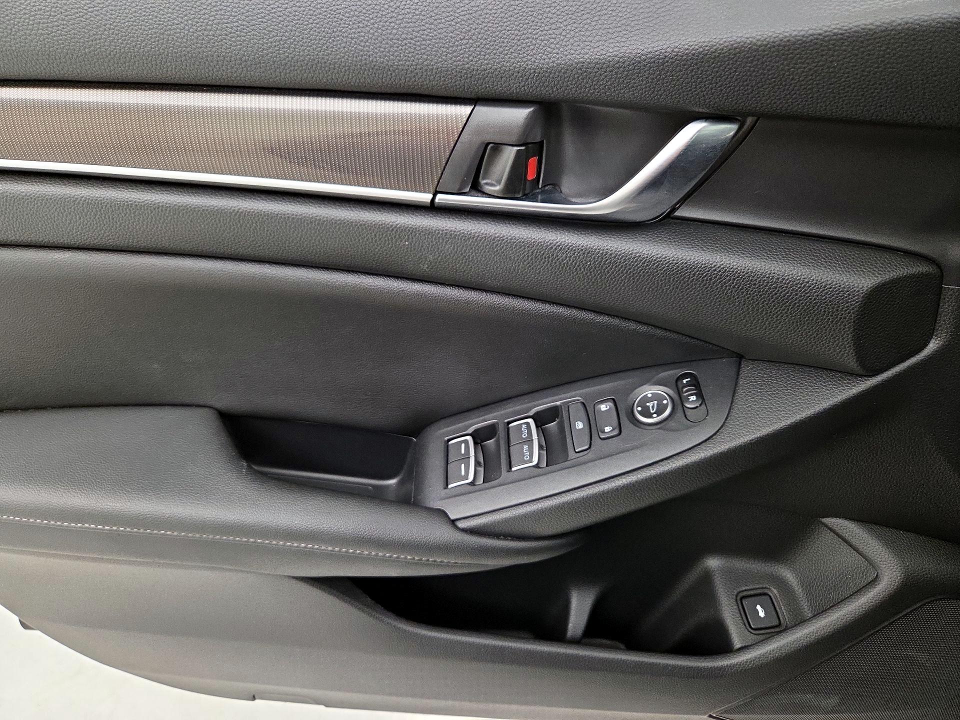 Thumbnail: 2019 Honda Accord - 12