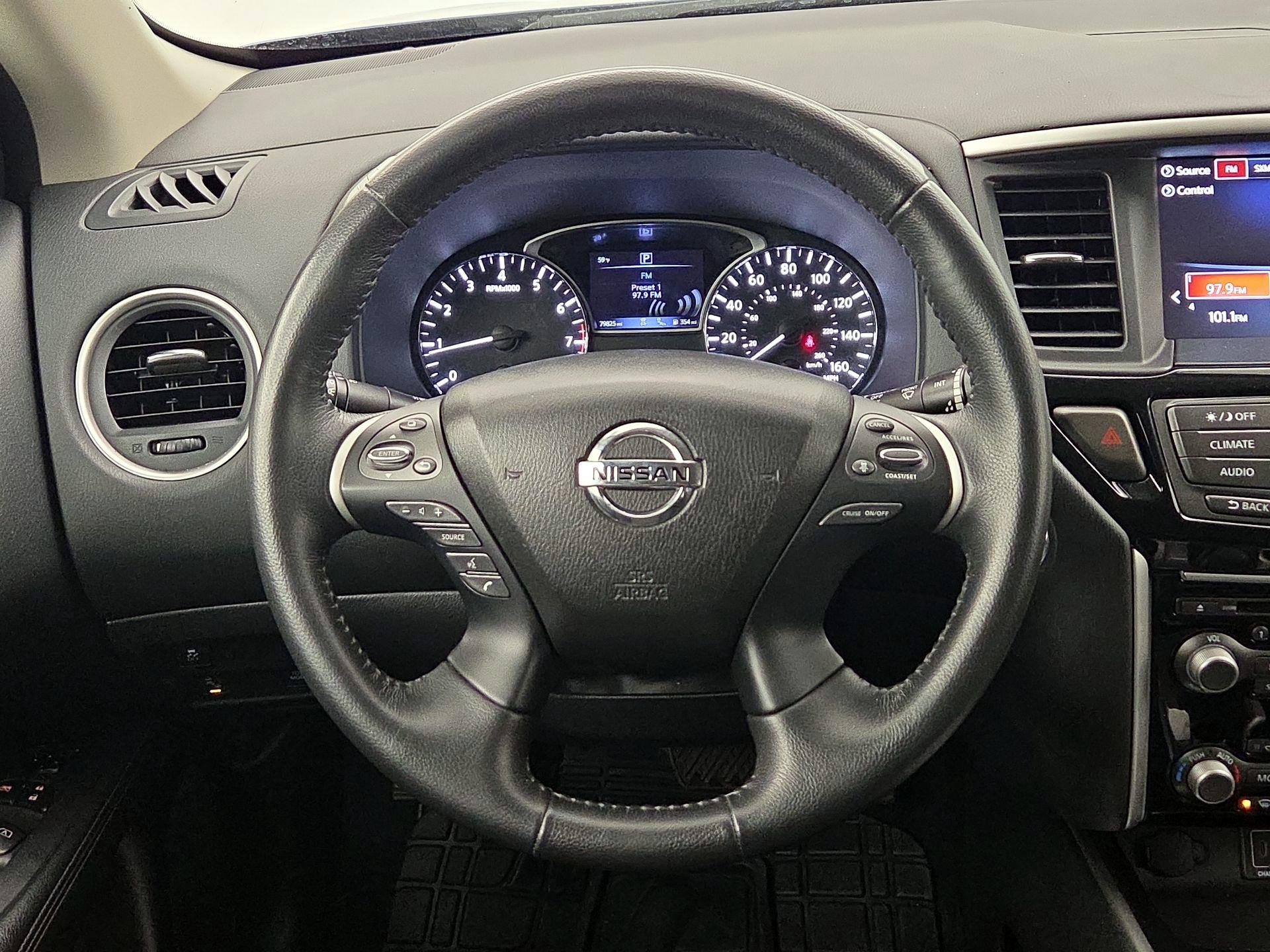 Thumbnail: 2020 Nissan Pathfinder - 10