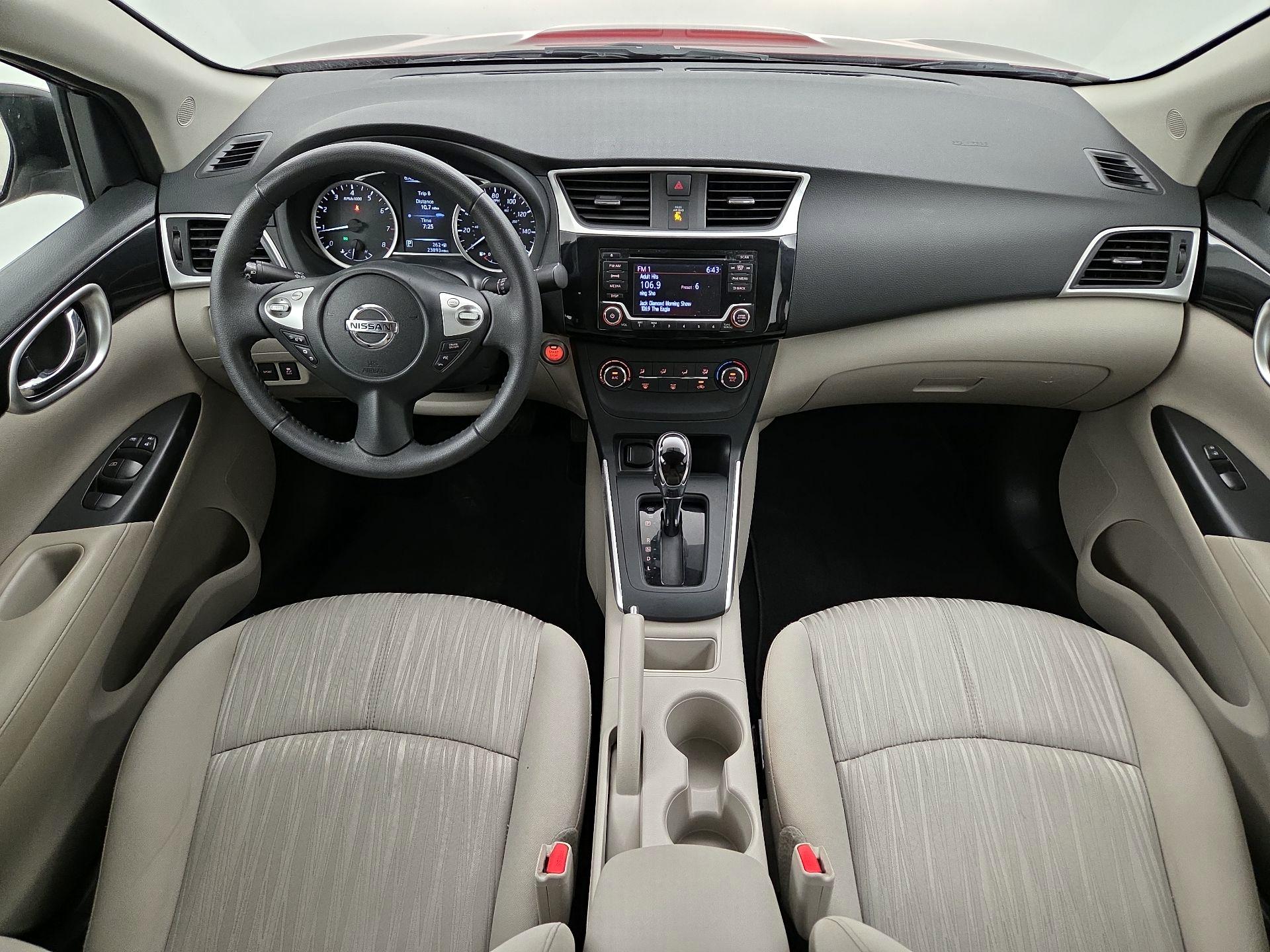 Thumbnail: 2017 Nissan Sentra - 9