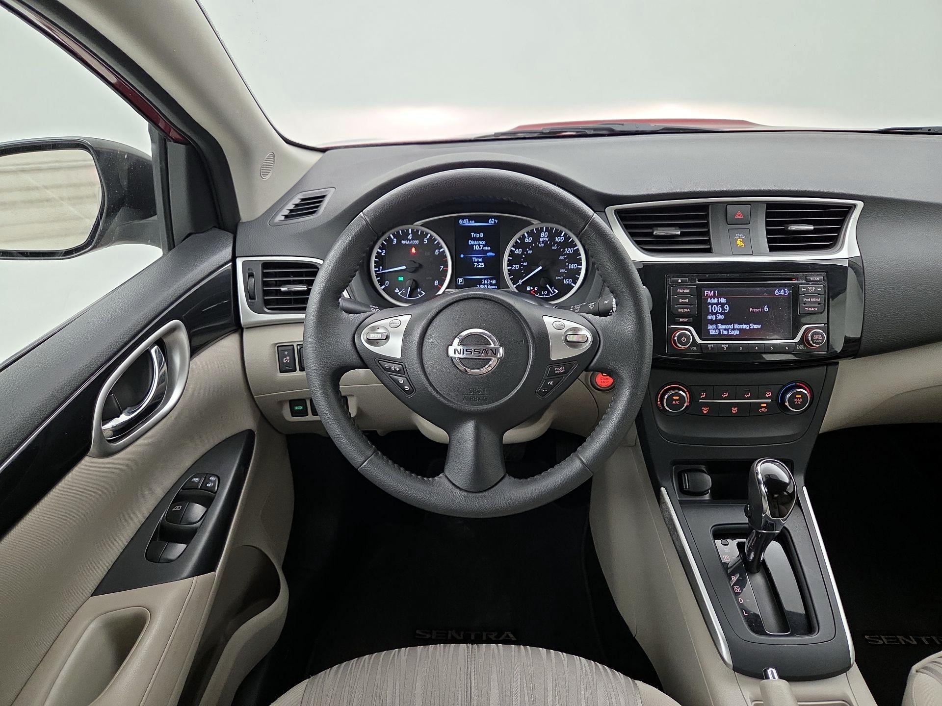 Thumbnail: 2017 Nissan Sentra - 10