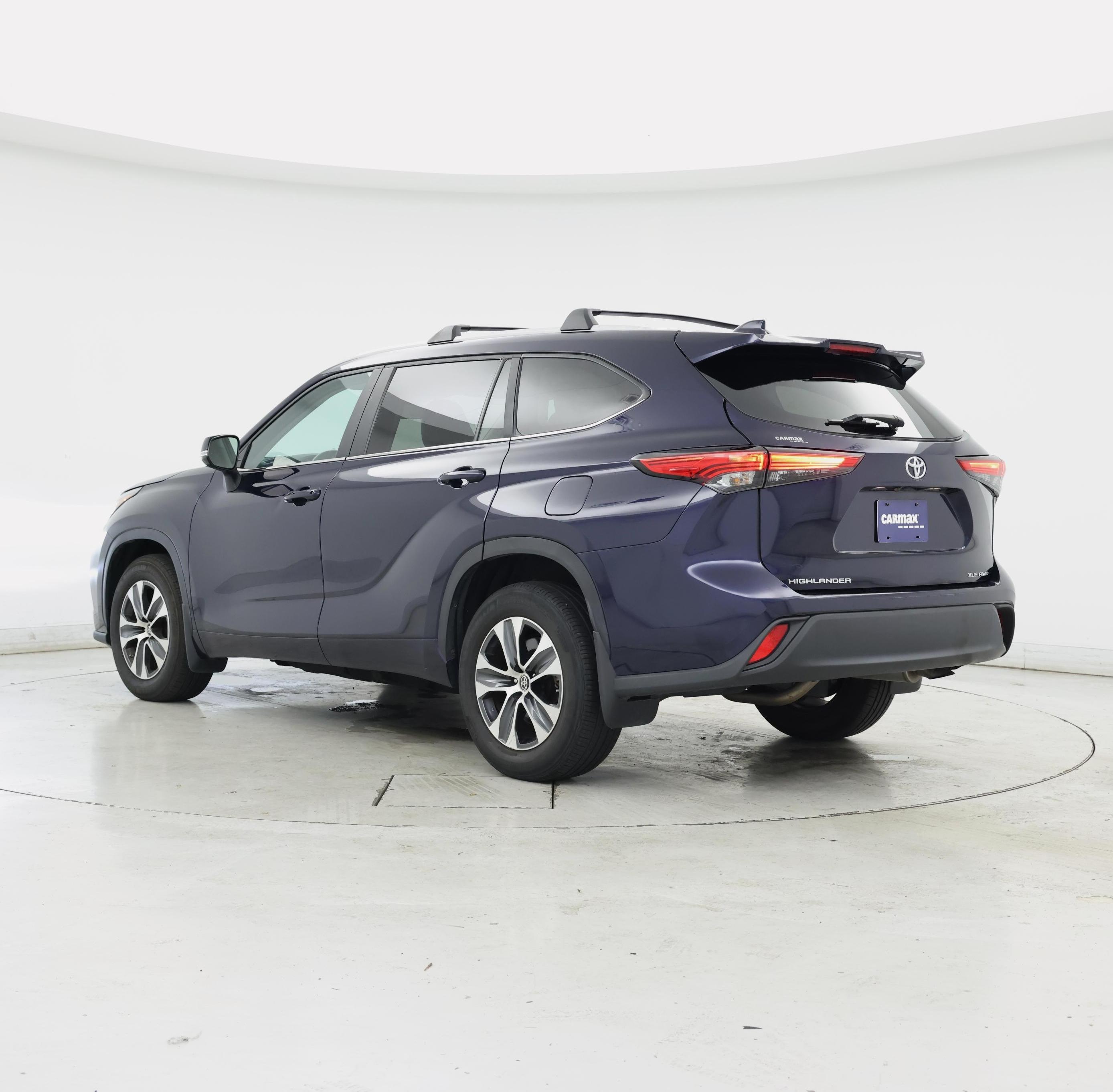 Thumbnail: 2023 Toyota Highlander - 2