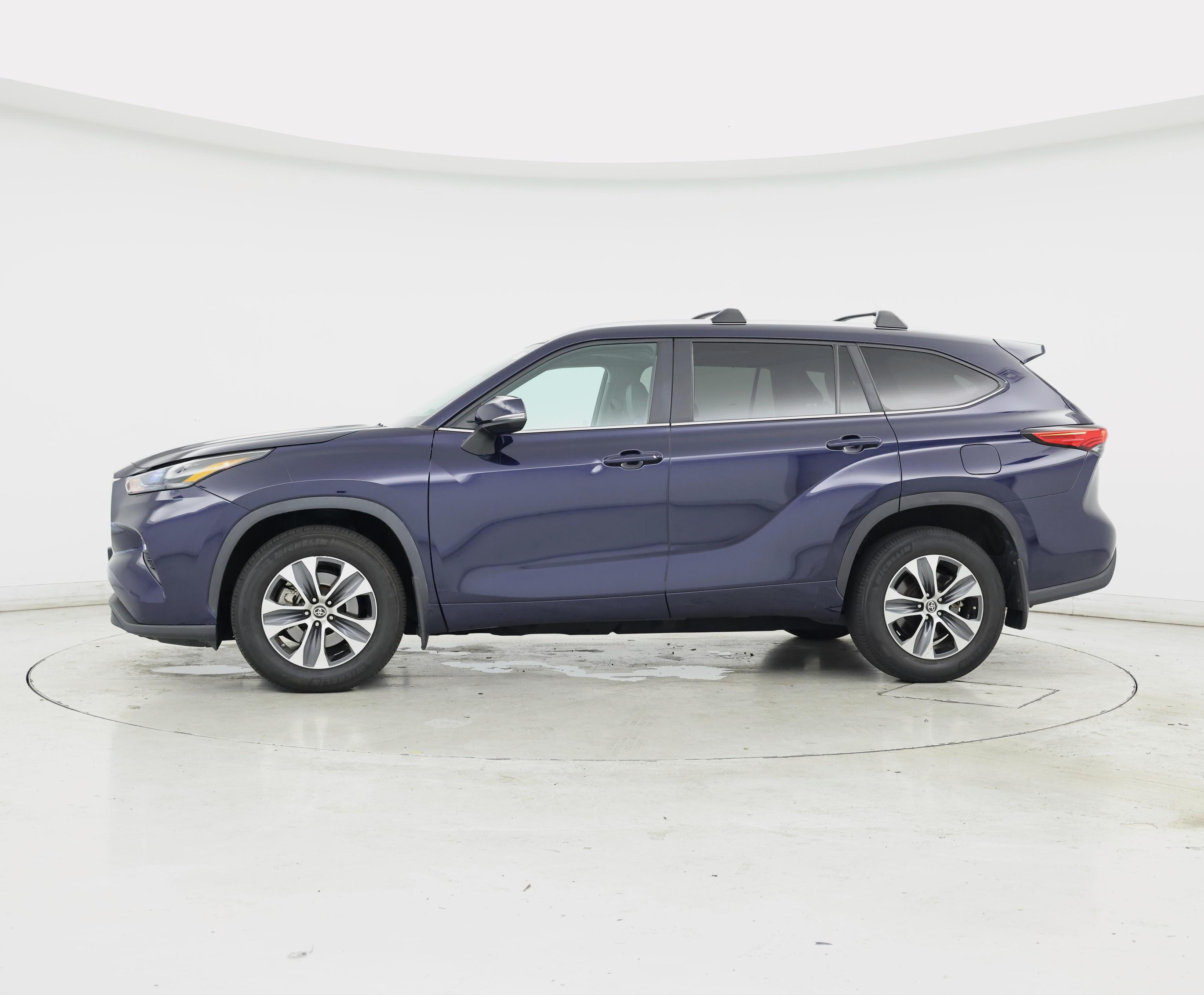 Thumbnail: 2023 Toyota Highlander - 3