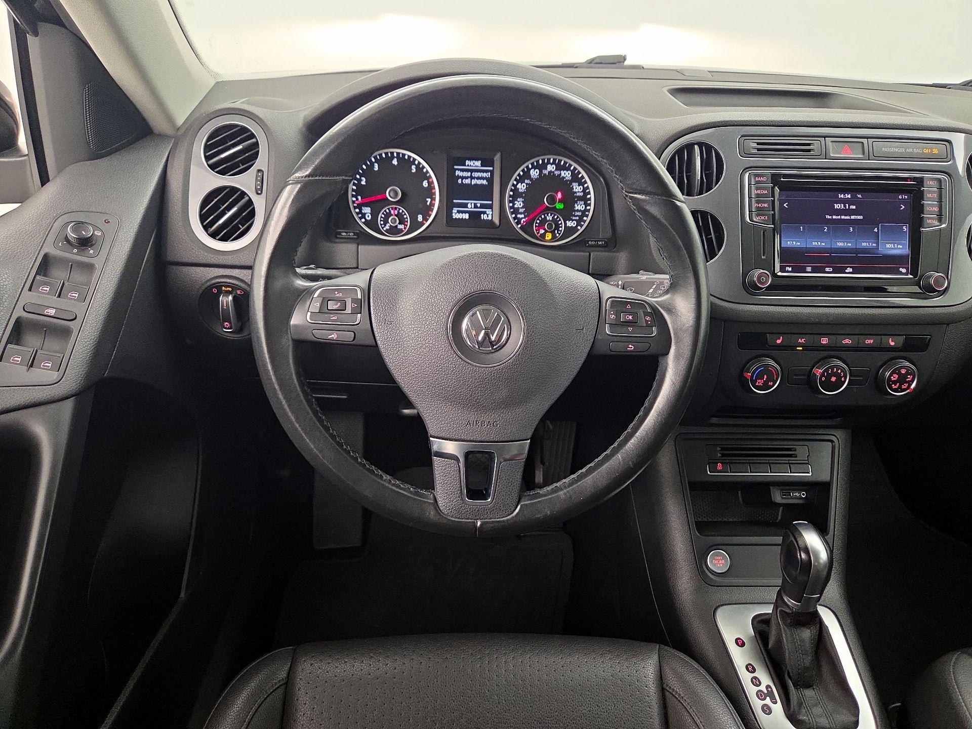 Thumbnail: 2017 Volkswagen Tiguan - 10