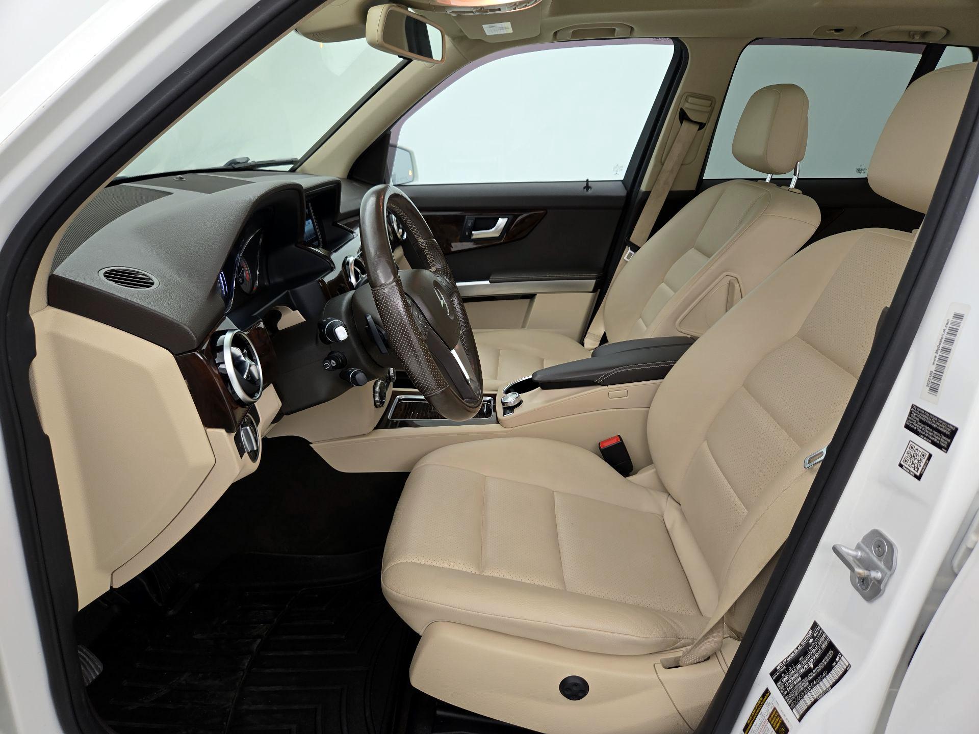 Thumbnail: 2015 Mercedes-Benz GLK - 11