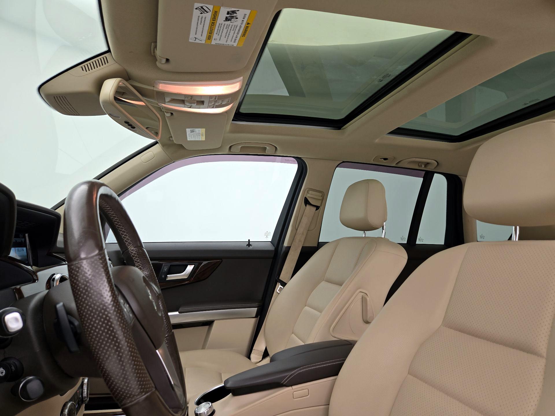 Thumbnail: 2015 Mercedes-Benz GLK - 20