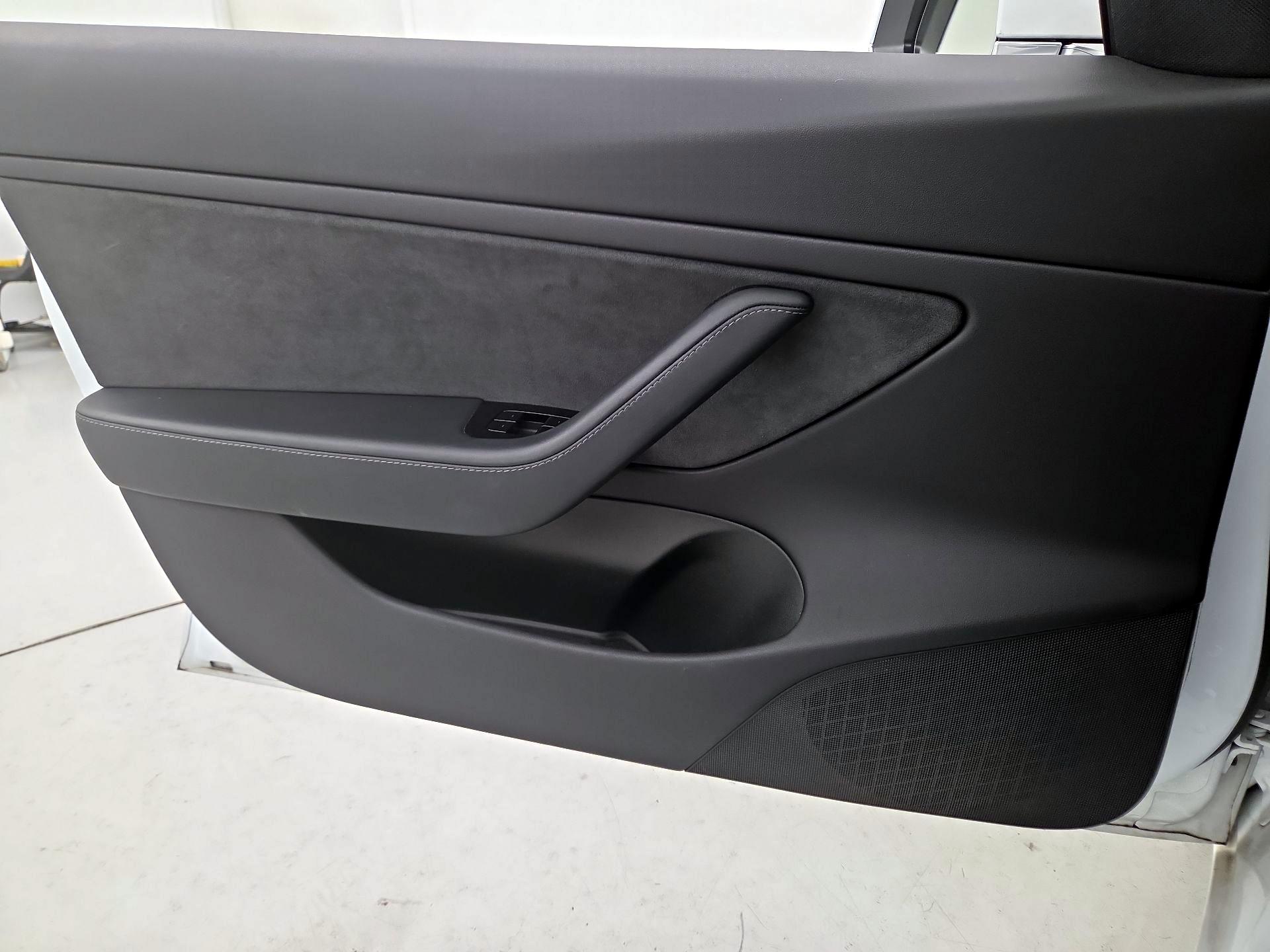 Thumbnail: 2019 Tesla Model 3 - 12