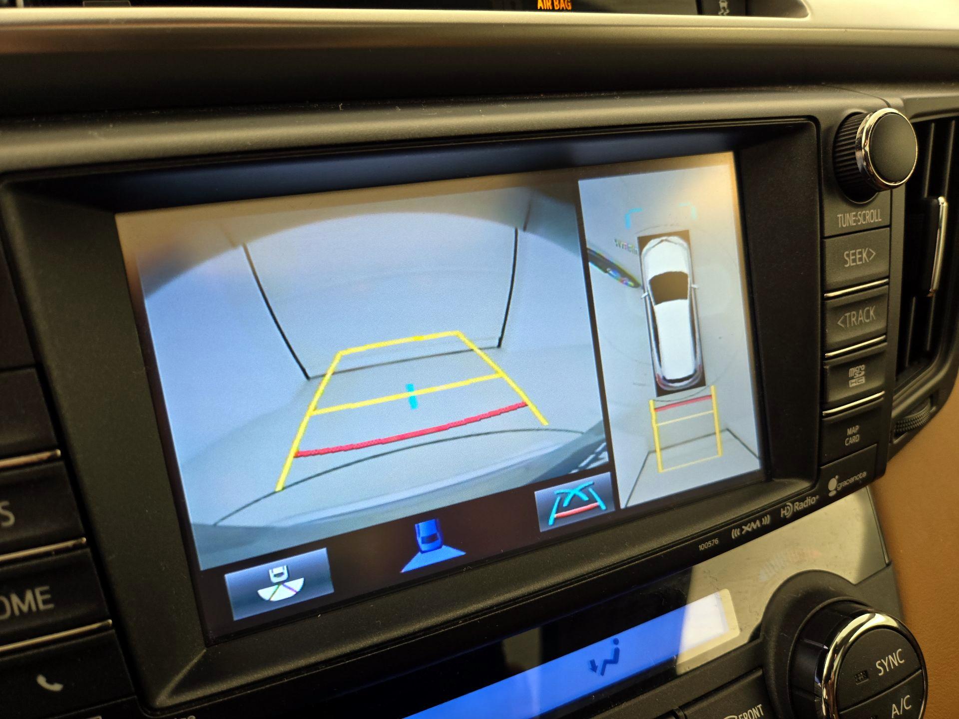 Thumbnail: 2016 Toyota RAV4 - 15