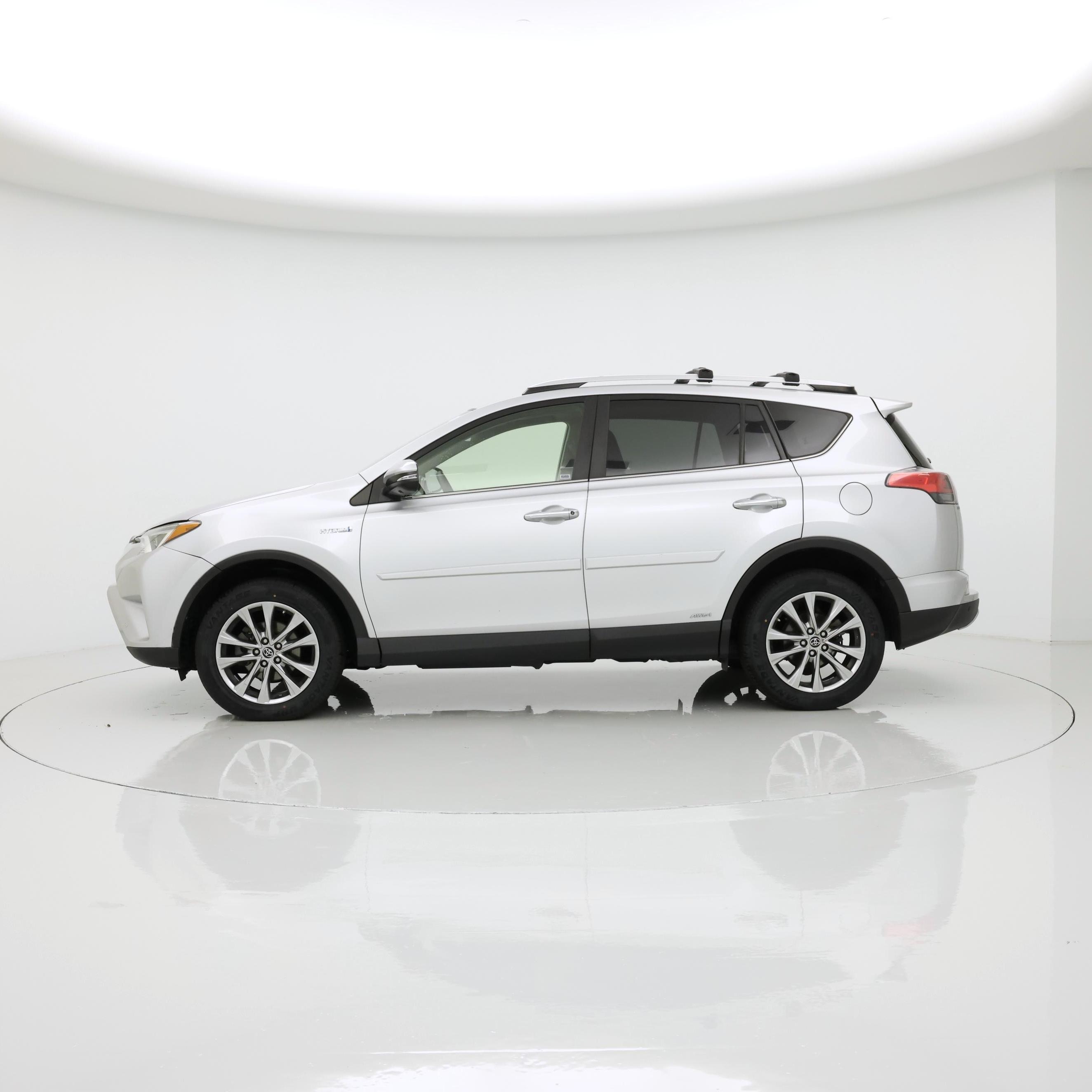 Thumbnail: 2016 Toyota RAV4 - 3
