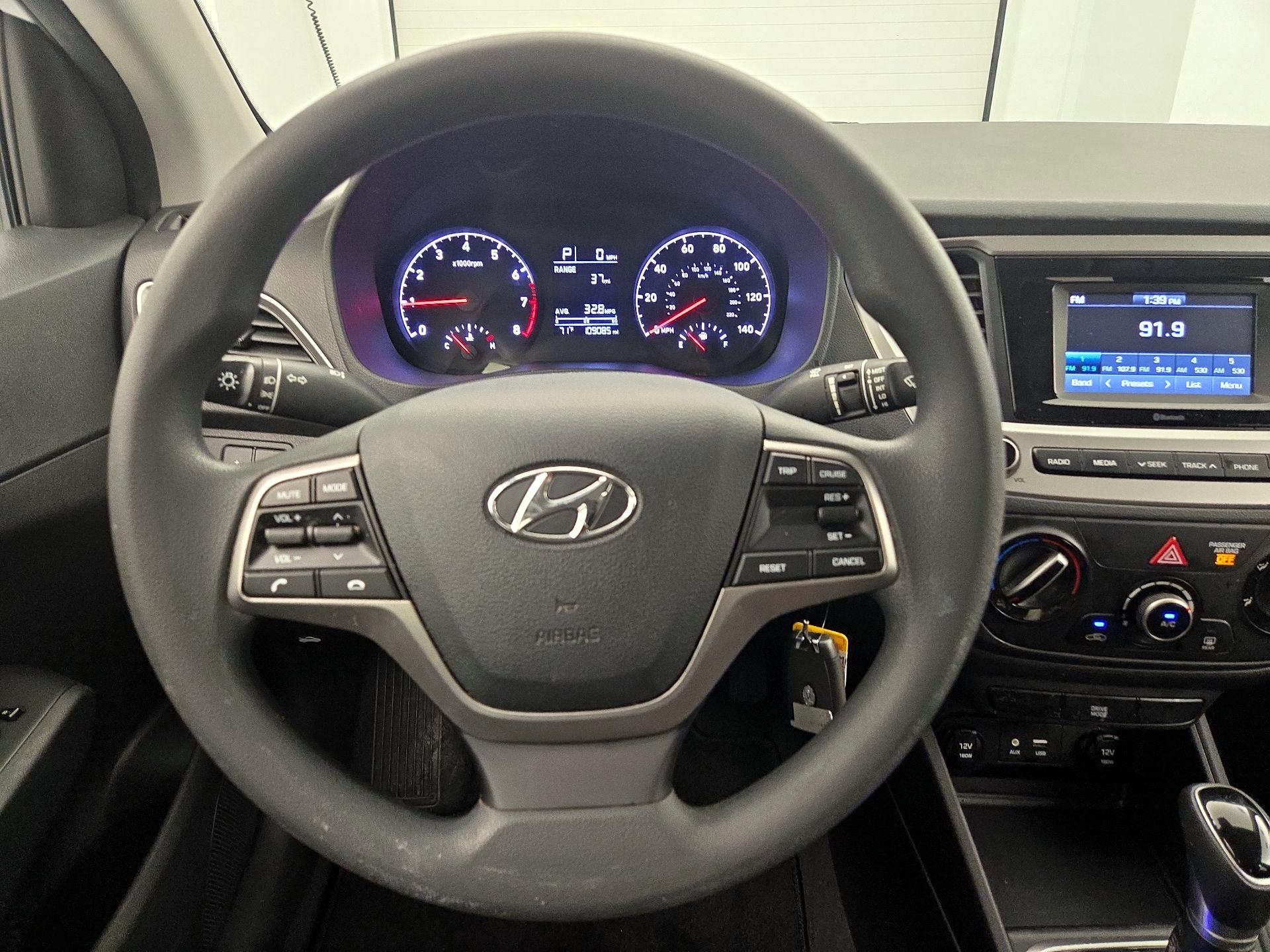 Thumbnail: 2022 Hyundai Accent - 10