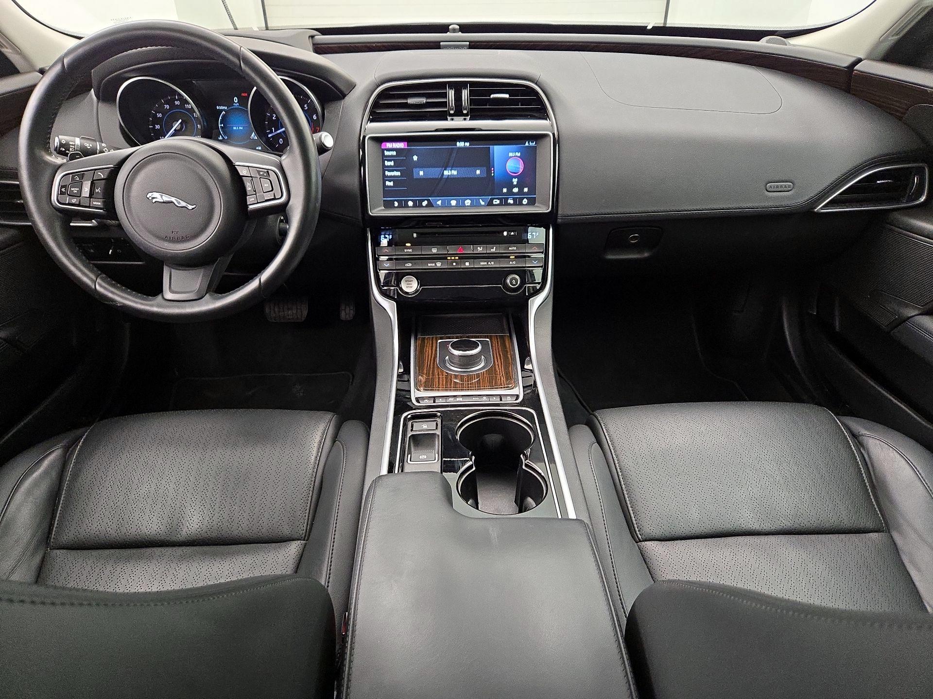 Thumbnail: 2017 Jaguar XE - 9