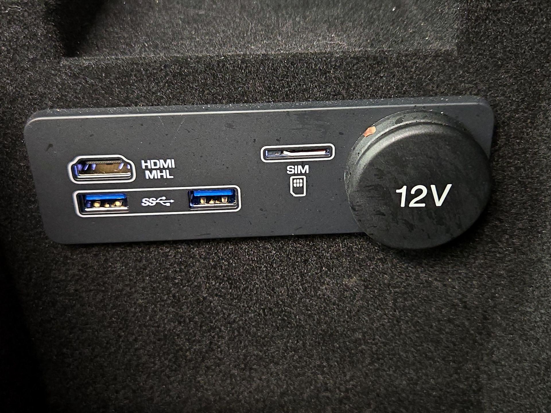 Thumbnail: 2017 Jaguar XE - 19