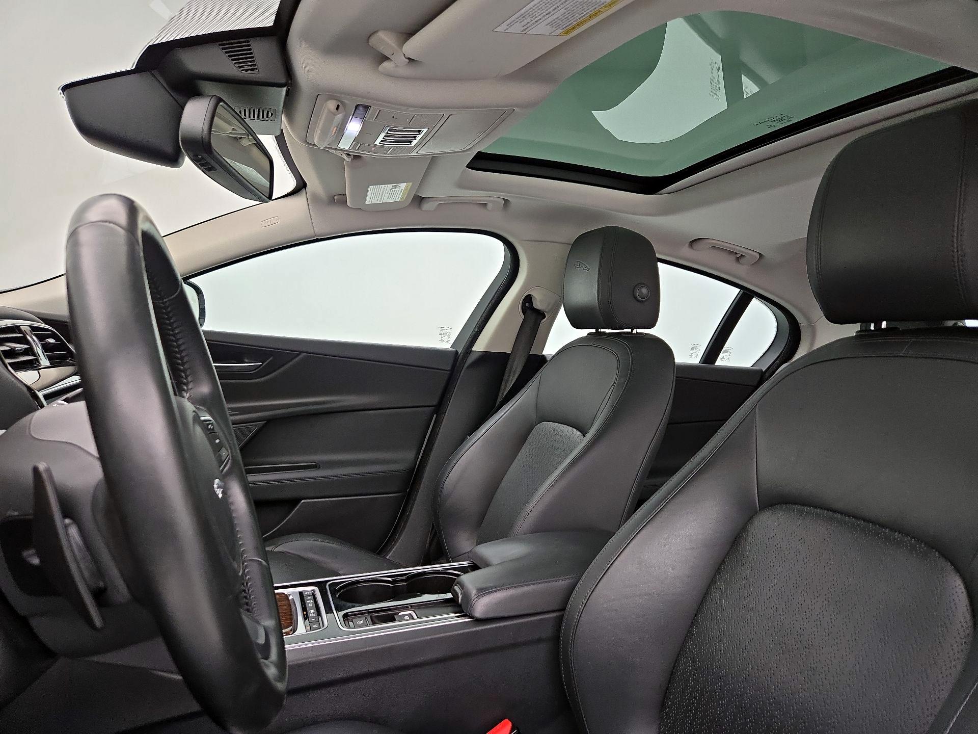 Thumbnail: 2017 Jaguar XE - 20