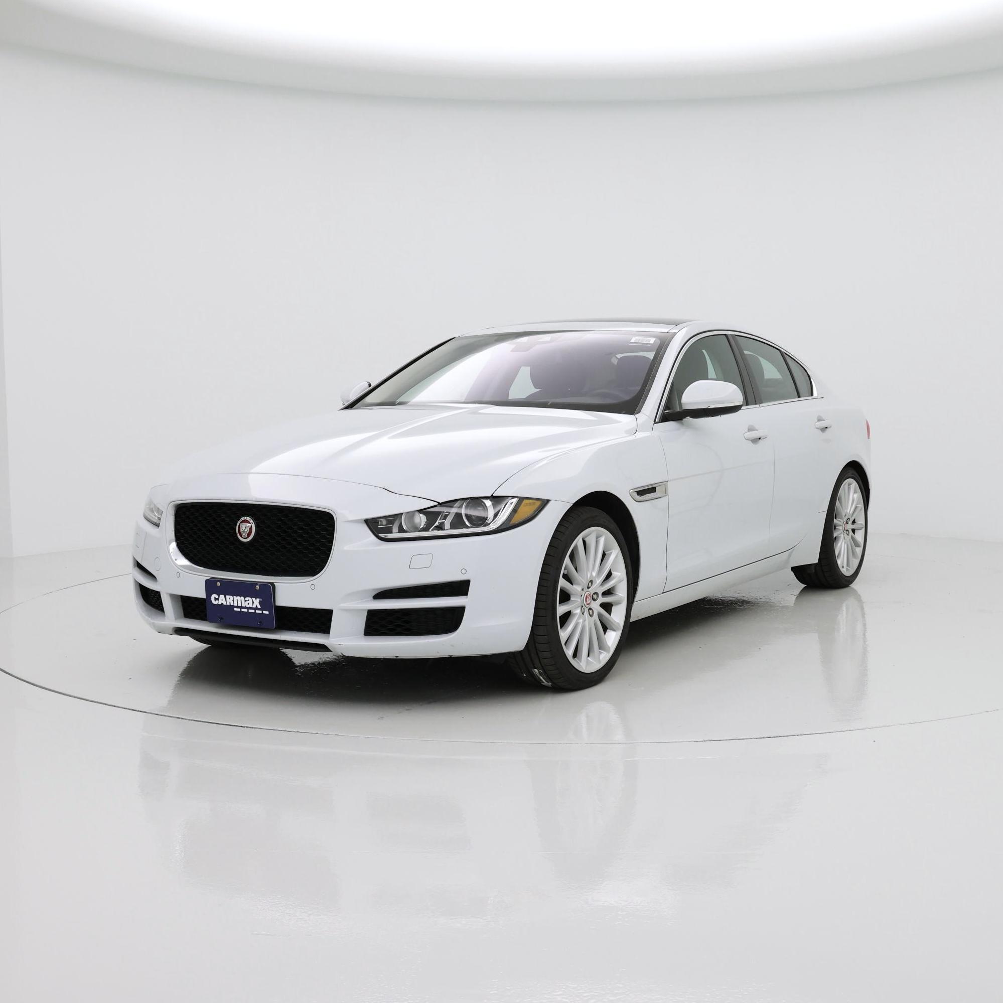 Thumbnail: 2017 Jaguar XE - 4