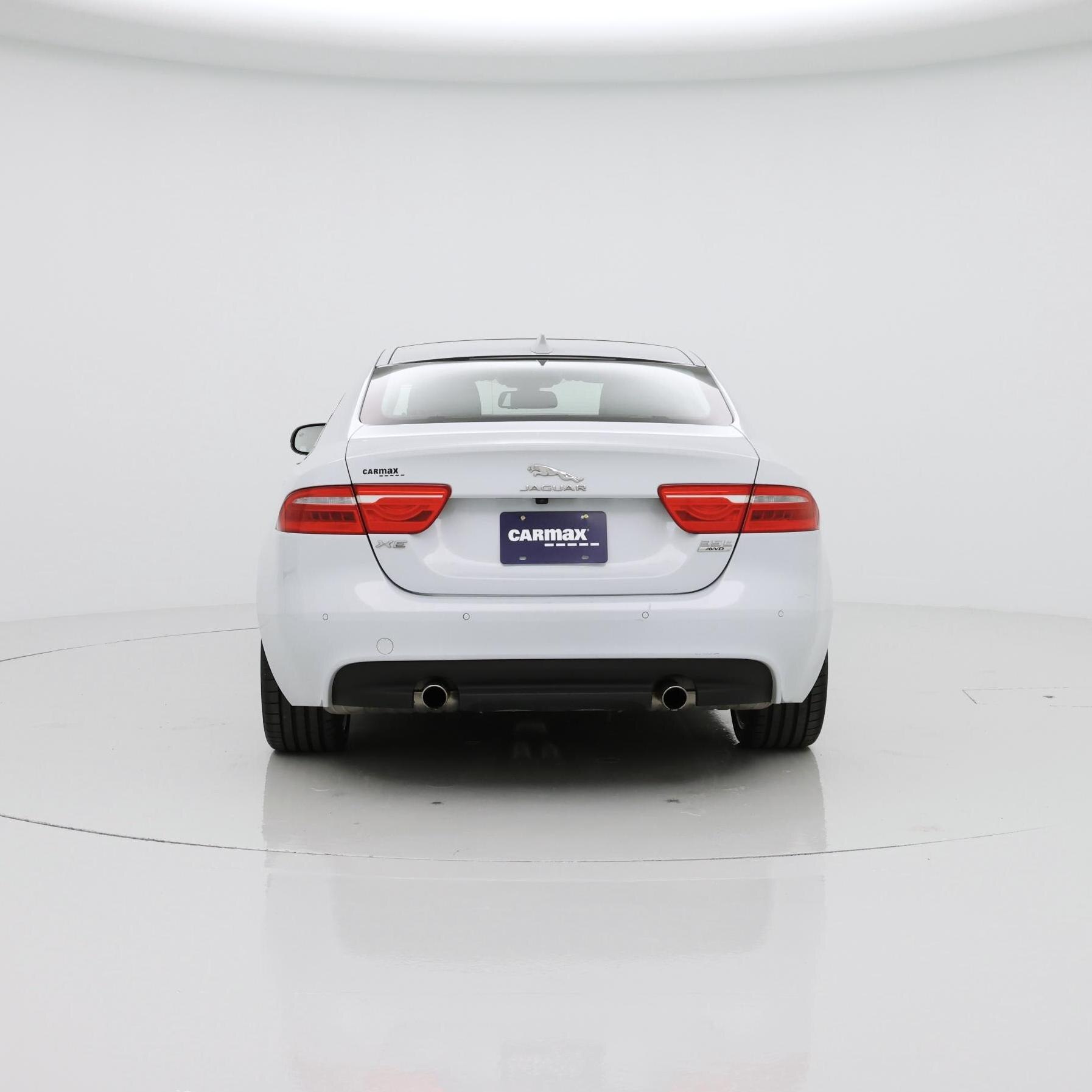 Thumbnail: 2017 Jaguar XE - 6